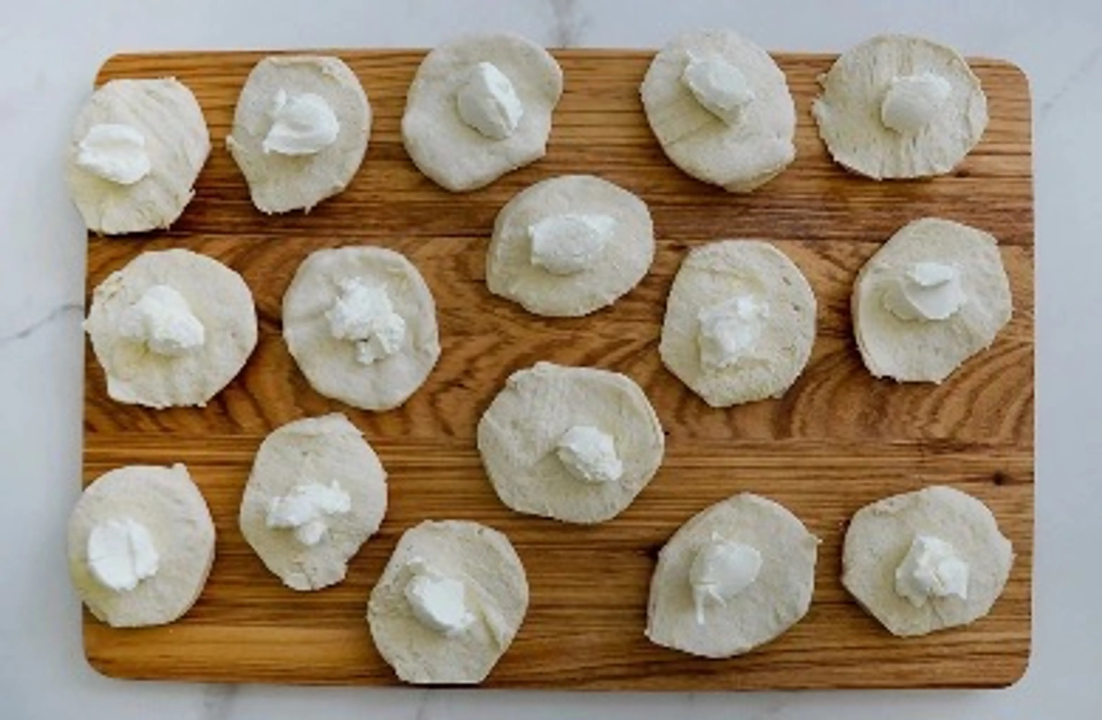 Everything Bagel Pull-Apart Bread with Cream Cheese