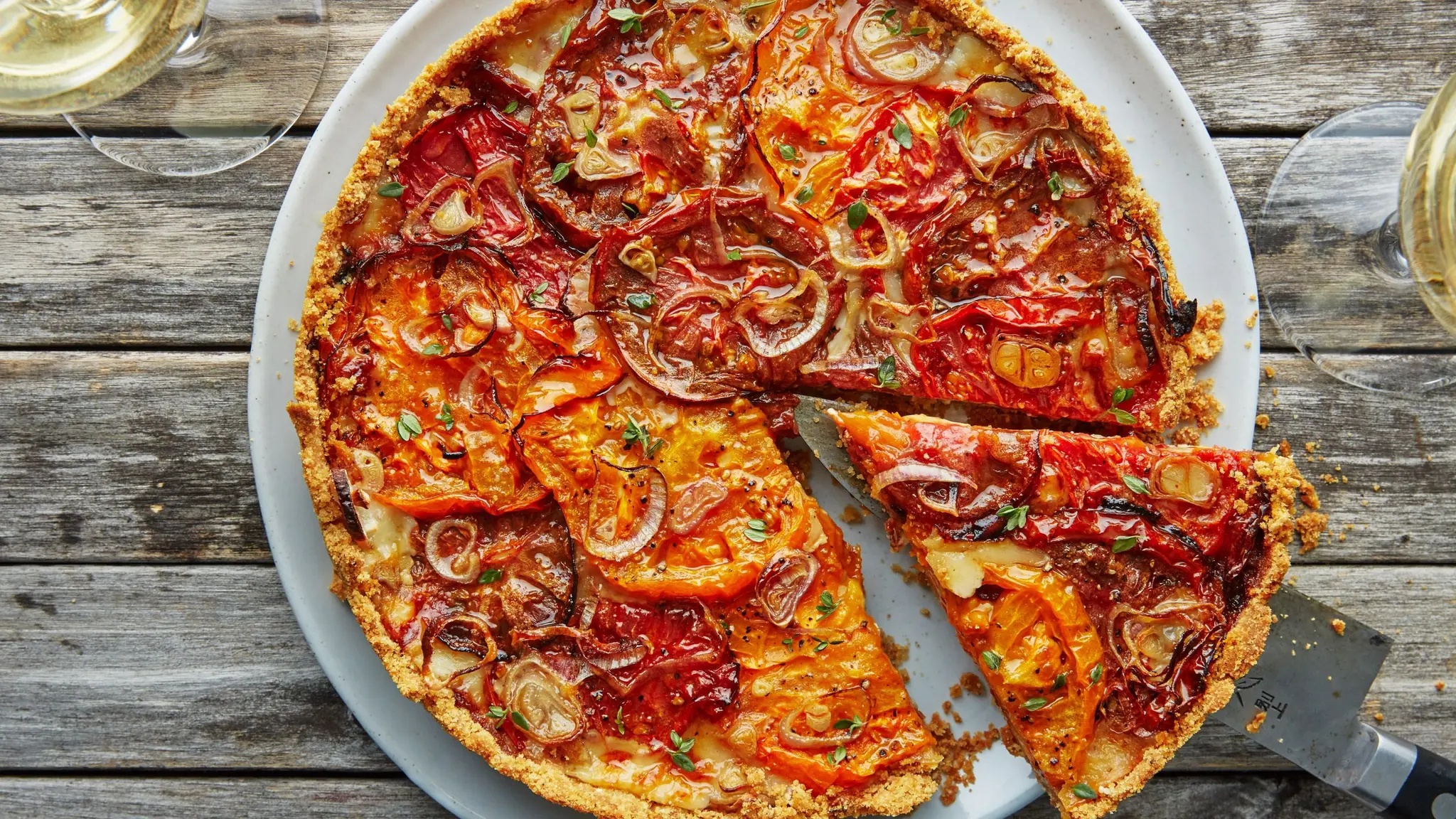Tomato and Roasted Garlic Pie