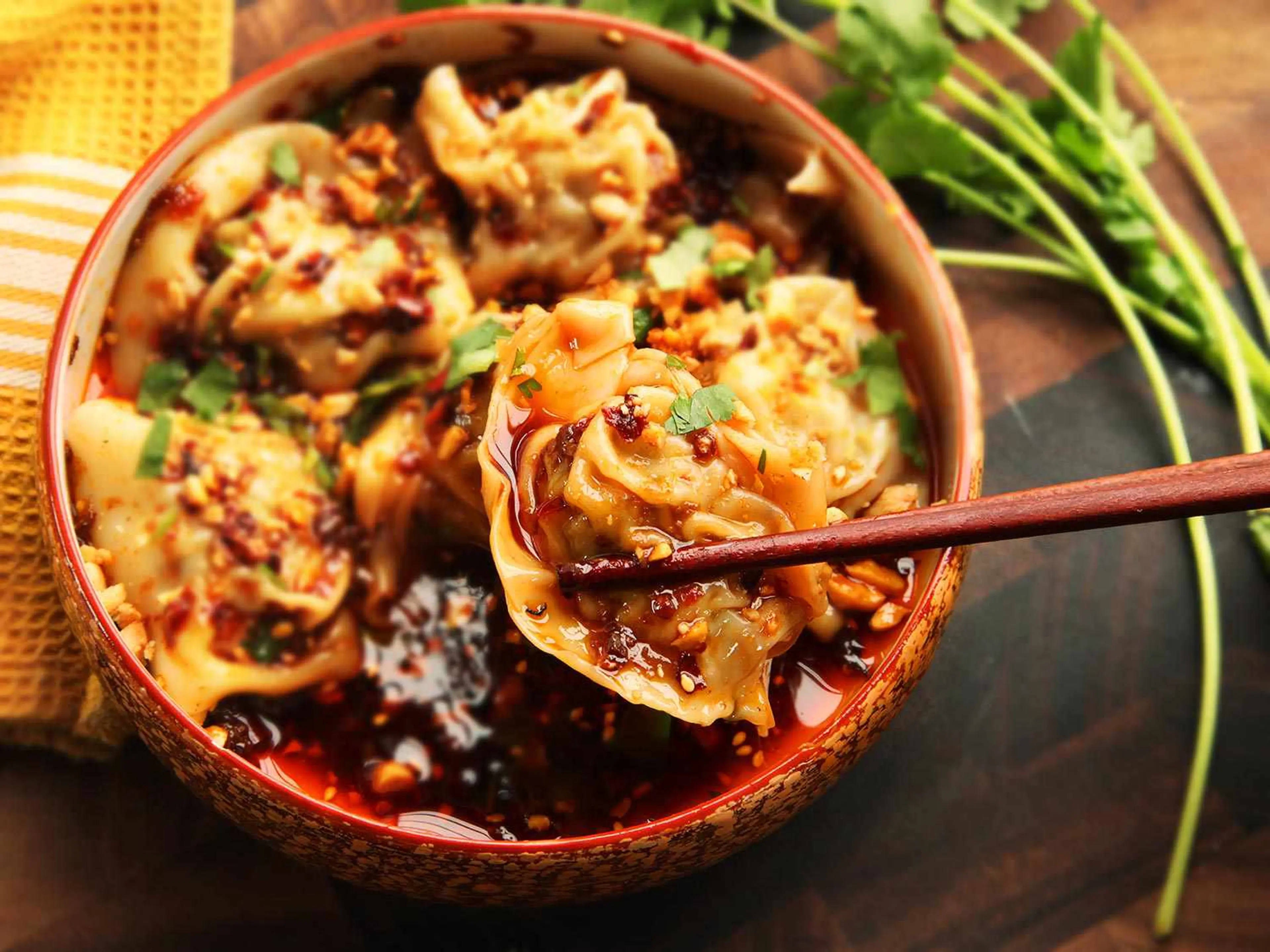 Suanla Chaoshou (Sichuan-Style Wontons)