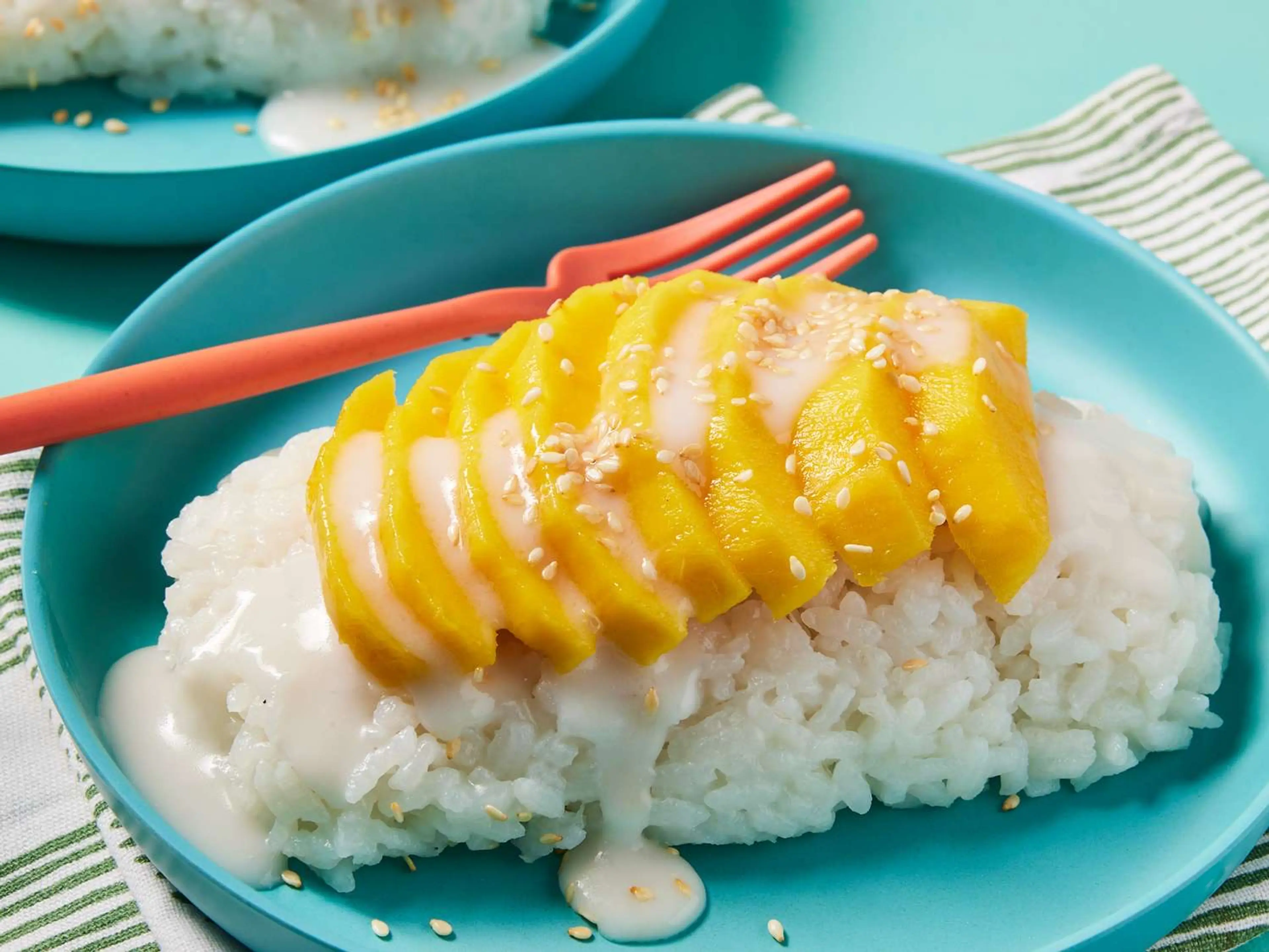 Thai Sweet Sticky Rice With Mango (Khao Neeo Mamuang)