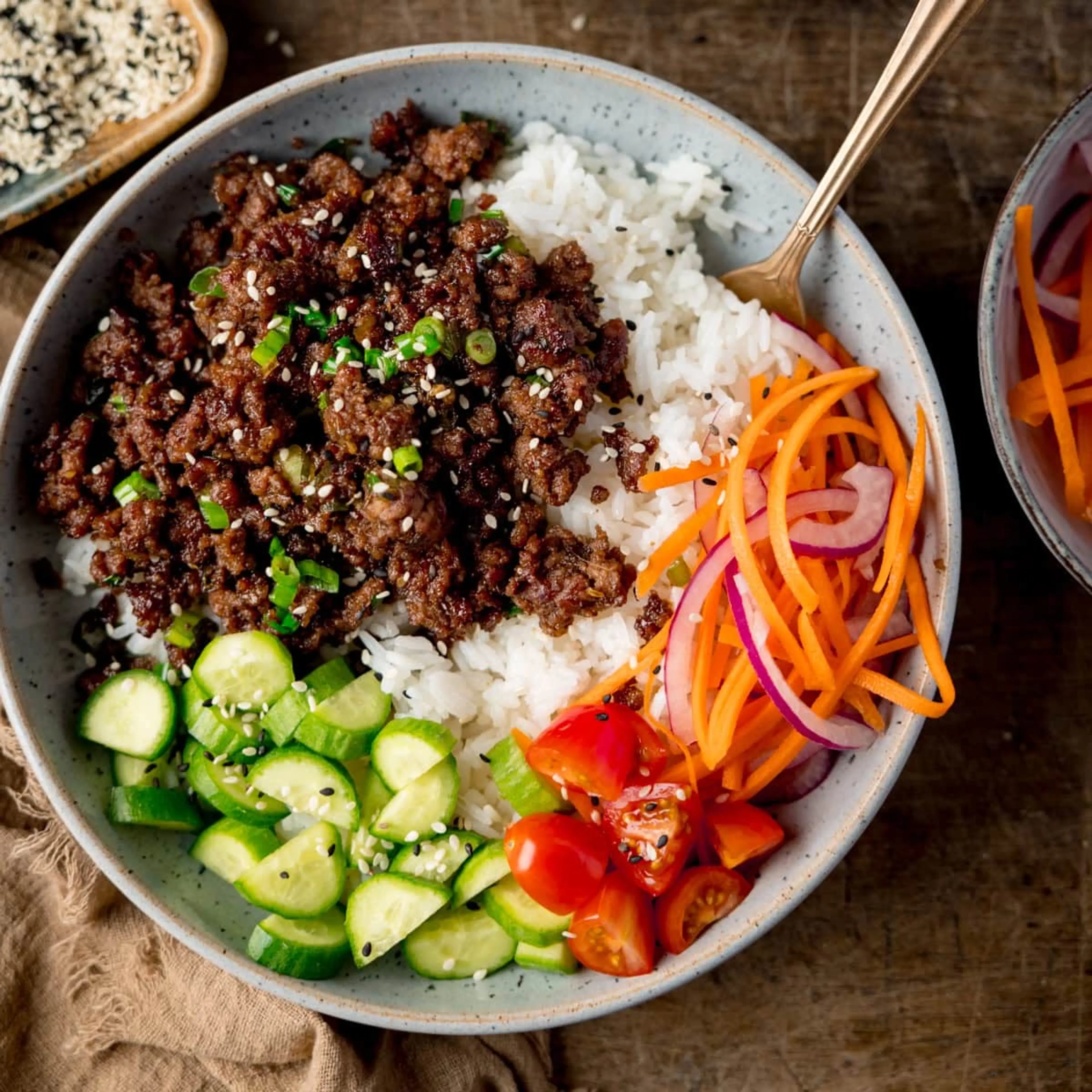 Vietnamese-style Caramelized Minced Beef Rice Bowls Recipe