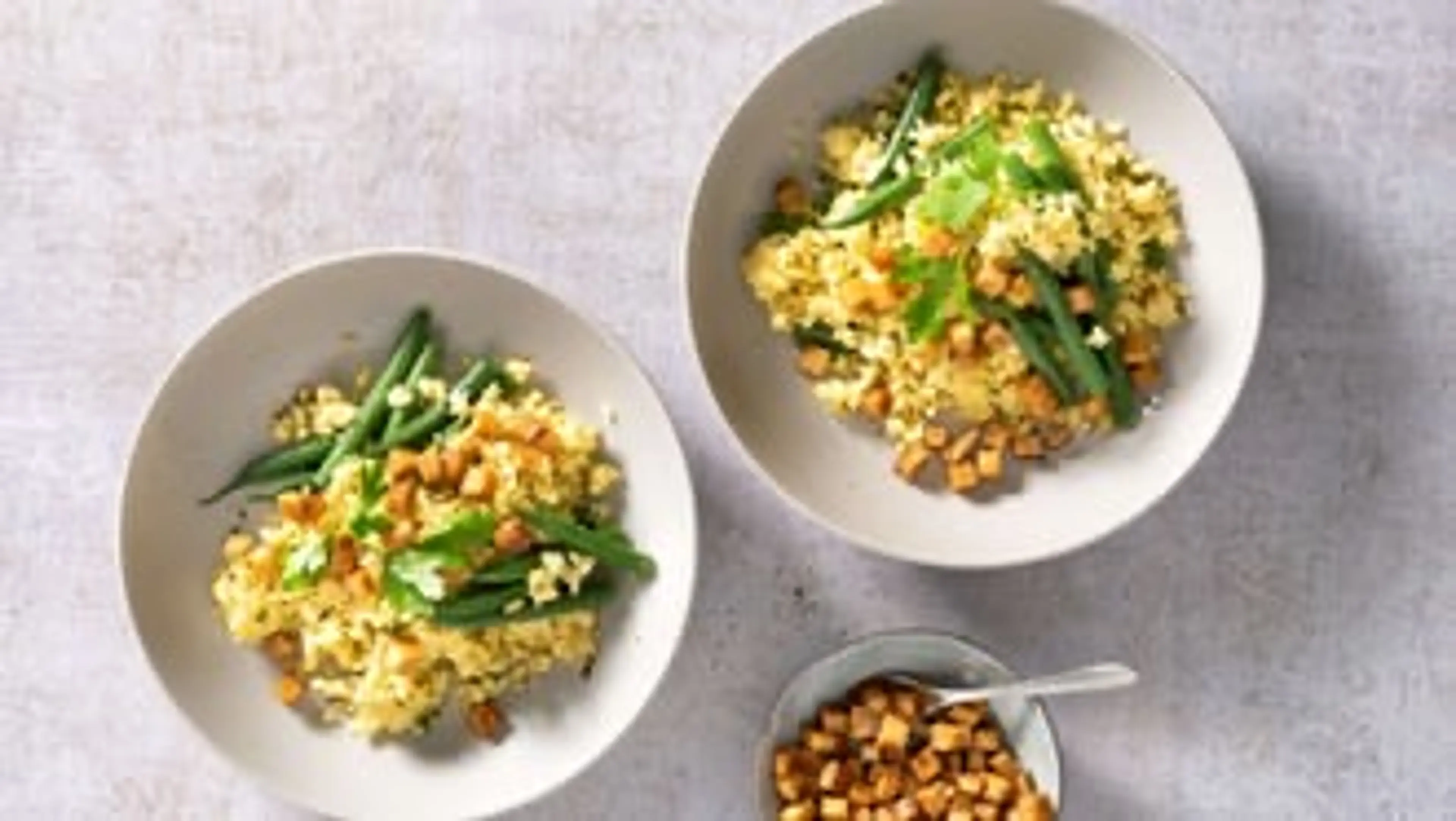 Couscous-Bohnen-Salat mit Knuspertofu