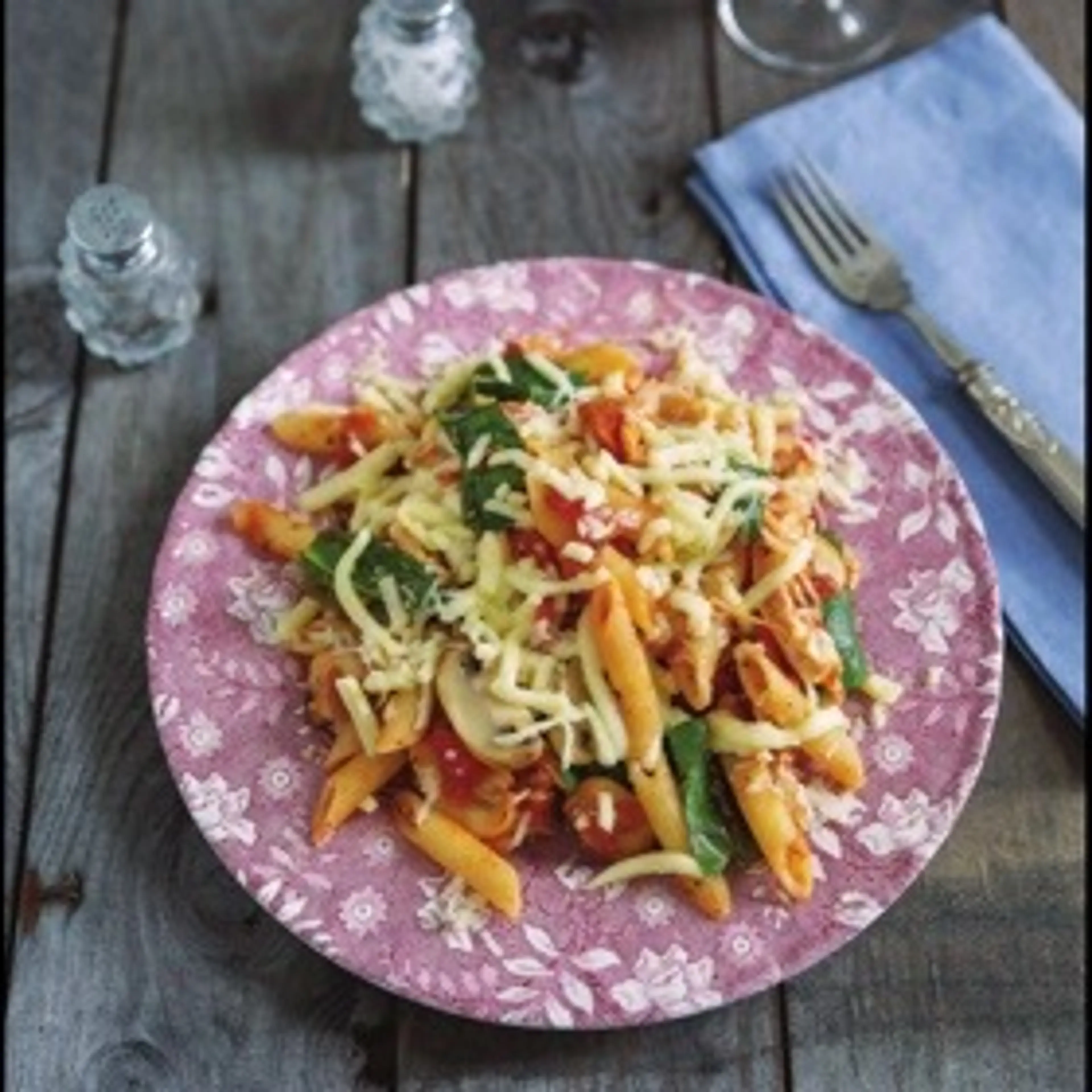 SLOW-COOKER CHEESY CHICKEN PASTA