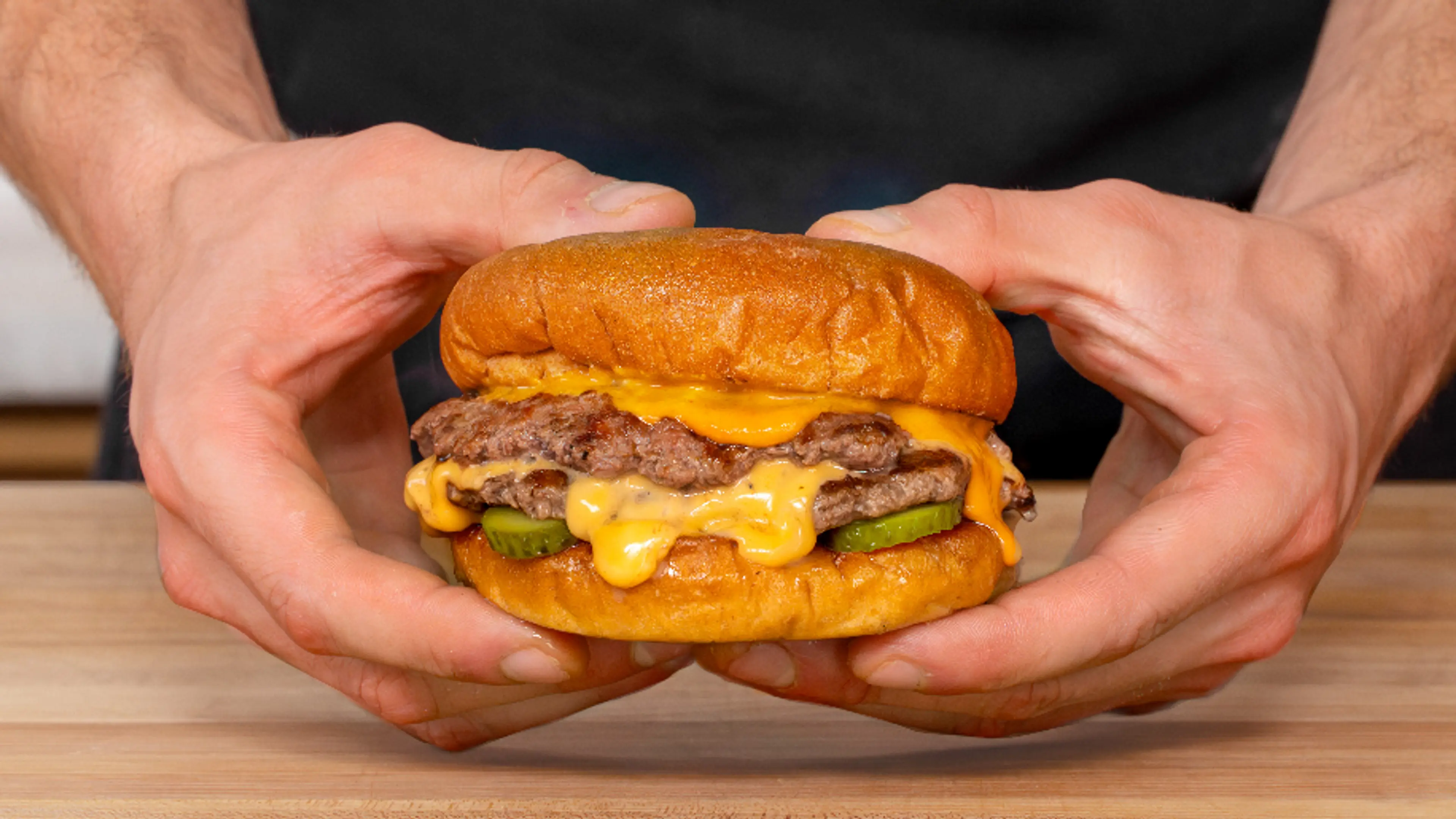 Easy & Healthy High Protein Cheeseburger (45g Protein, 450 C