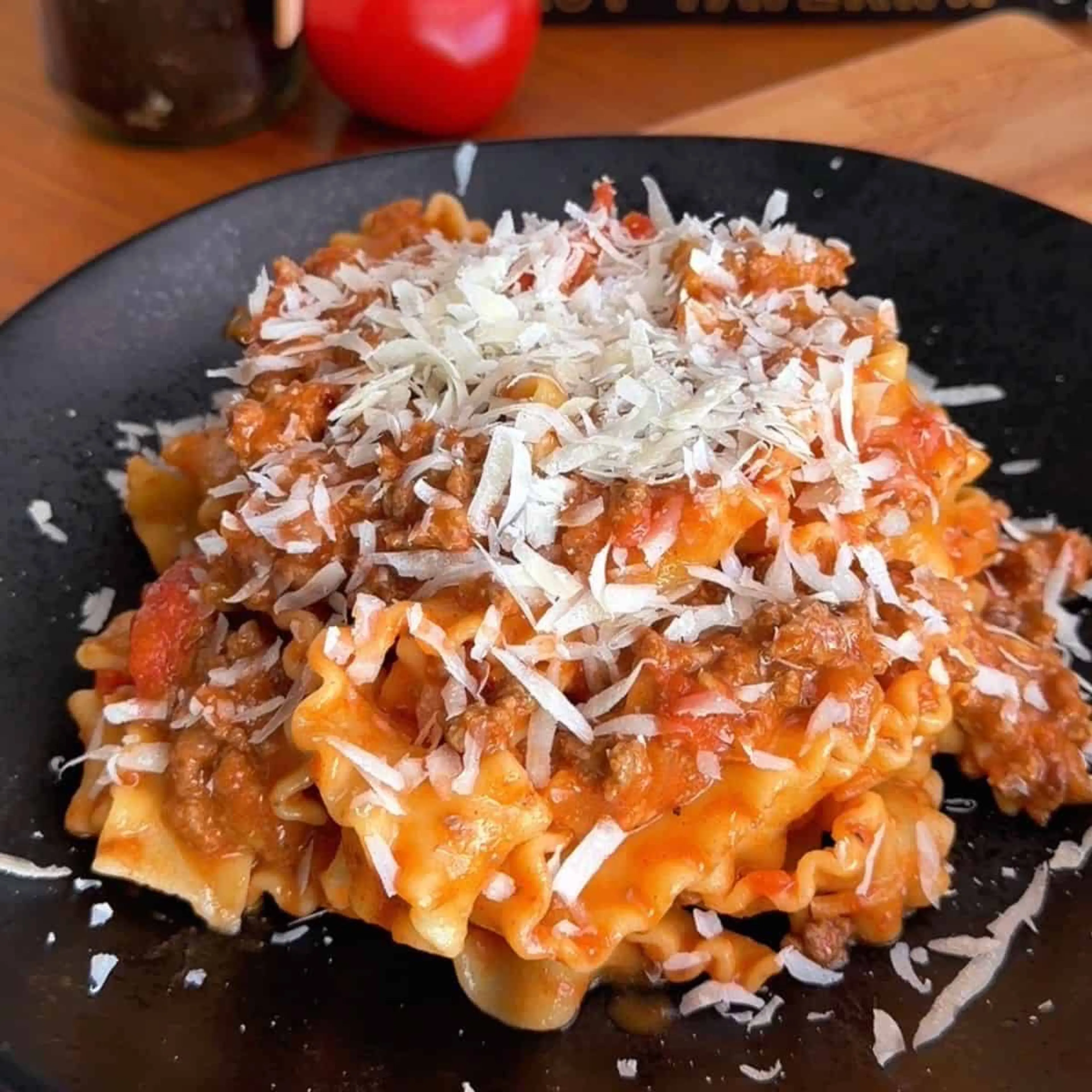 Creamy Ground Beef Pasta with Fresh Tomatoes (One Pan)