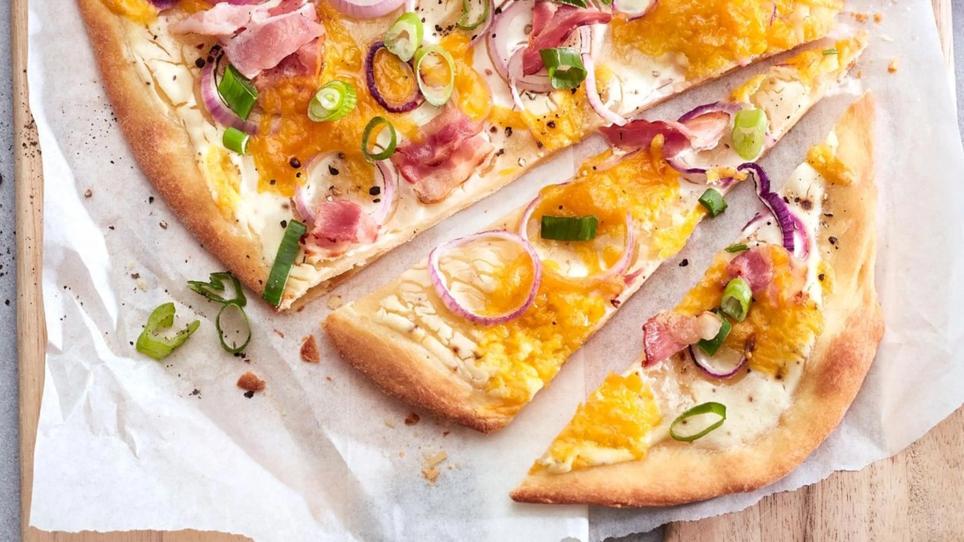 Flammkuchen mit Quark-Öl-Teig