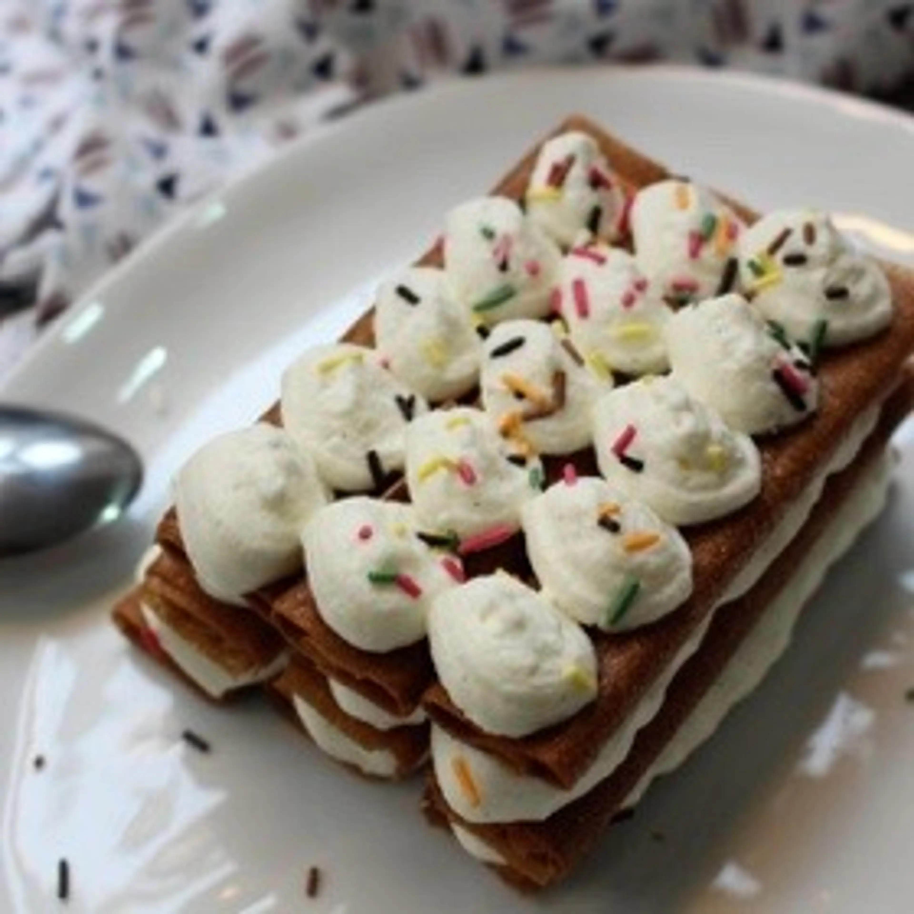 MILLE-FEUILLE DE CRÊPES DENTELLES