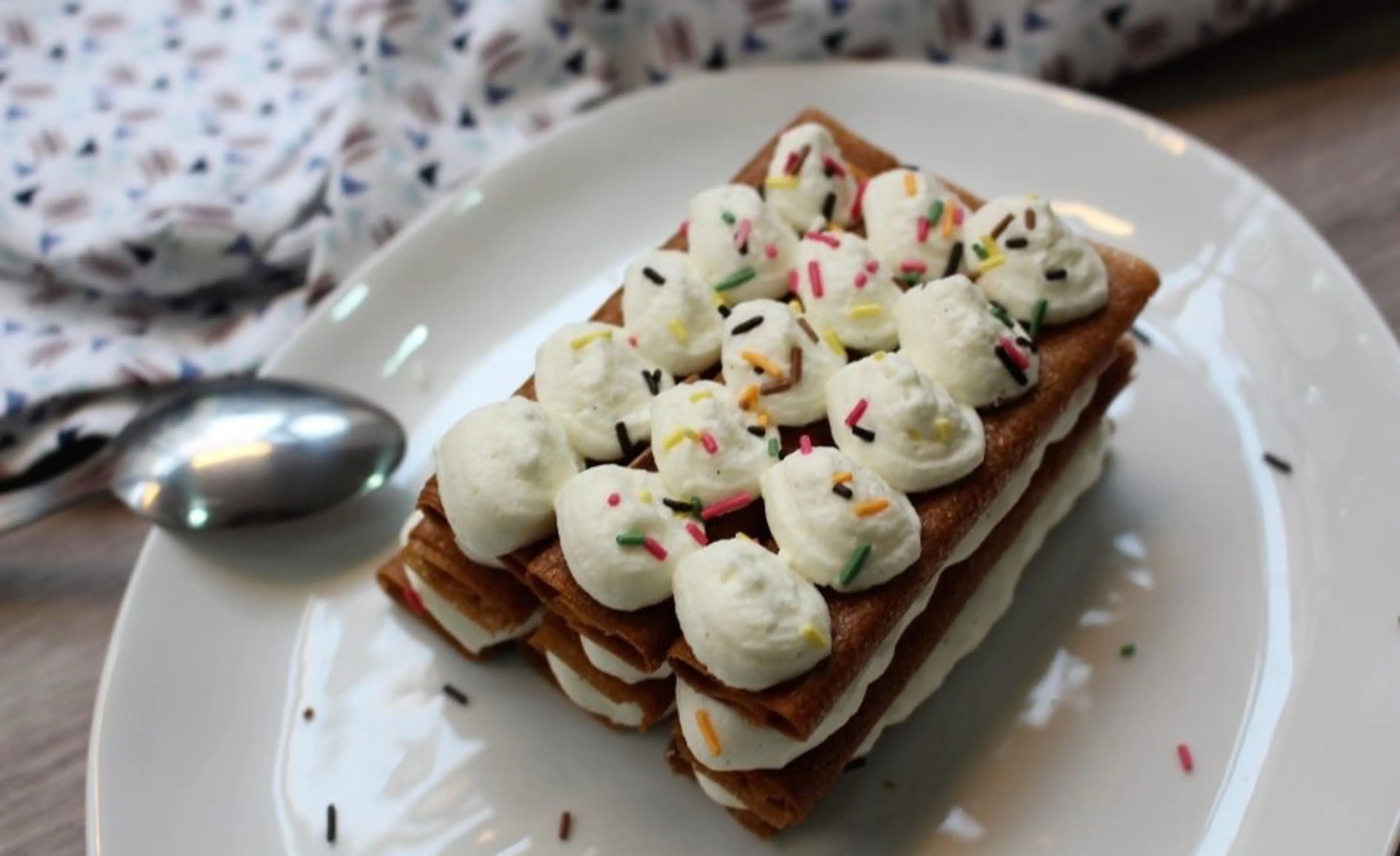 MILLE-FEUILLE DE CRÊPES DENTELLES