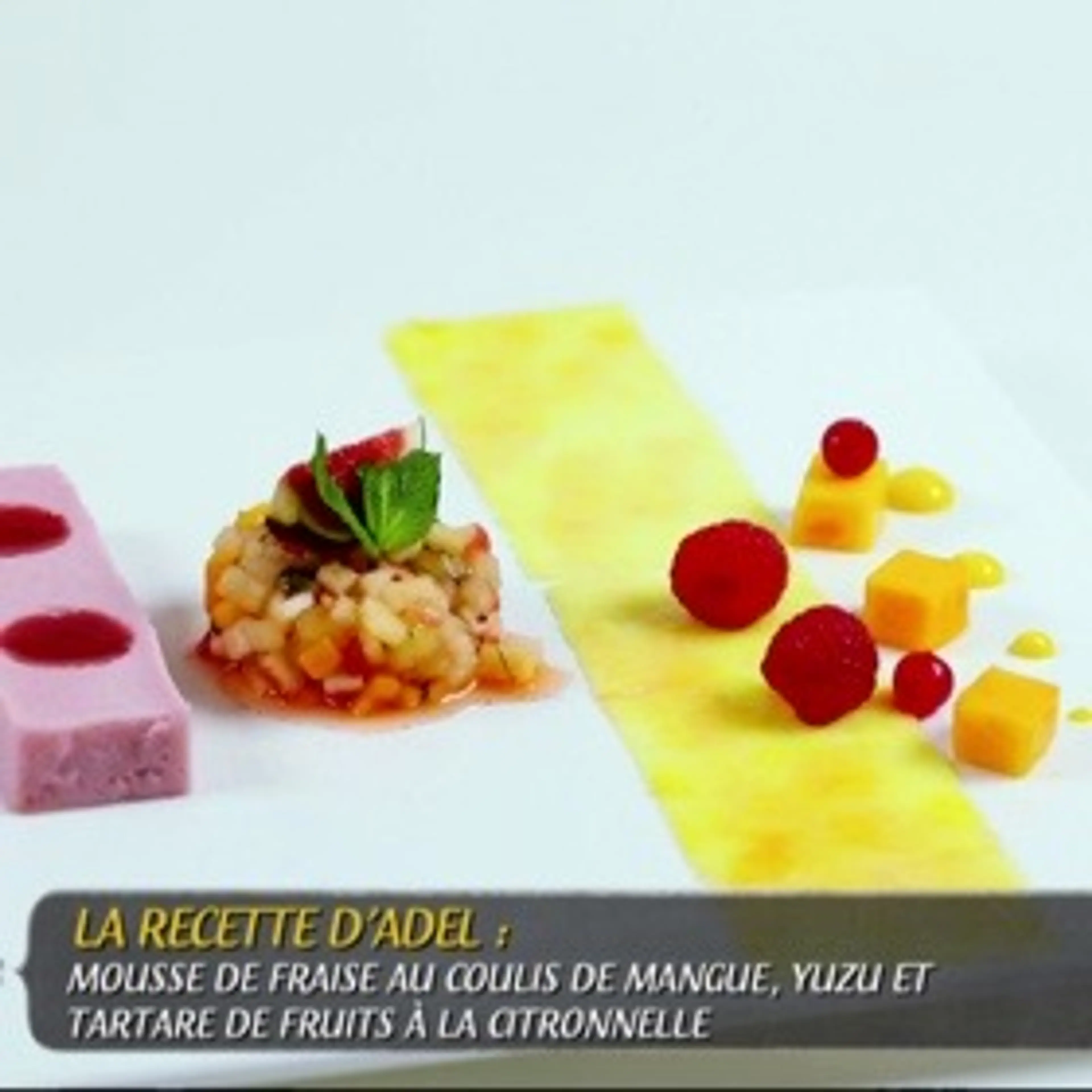 Mousse De Fraise Farcie Au Coulis De Fraises, Tartare De Fru