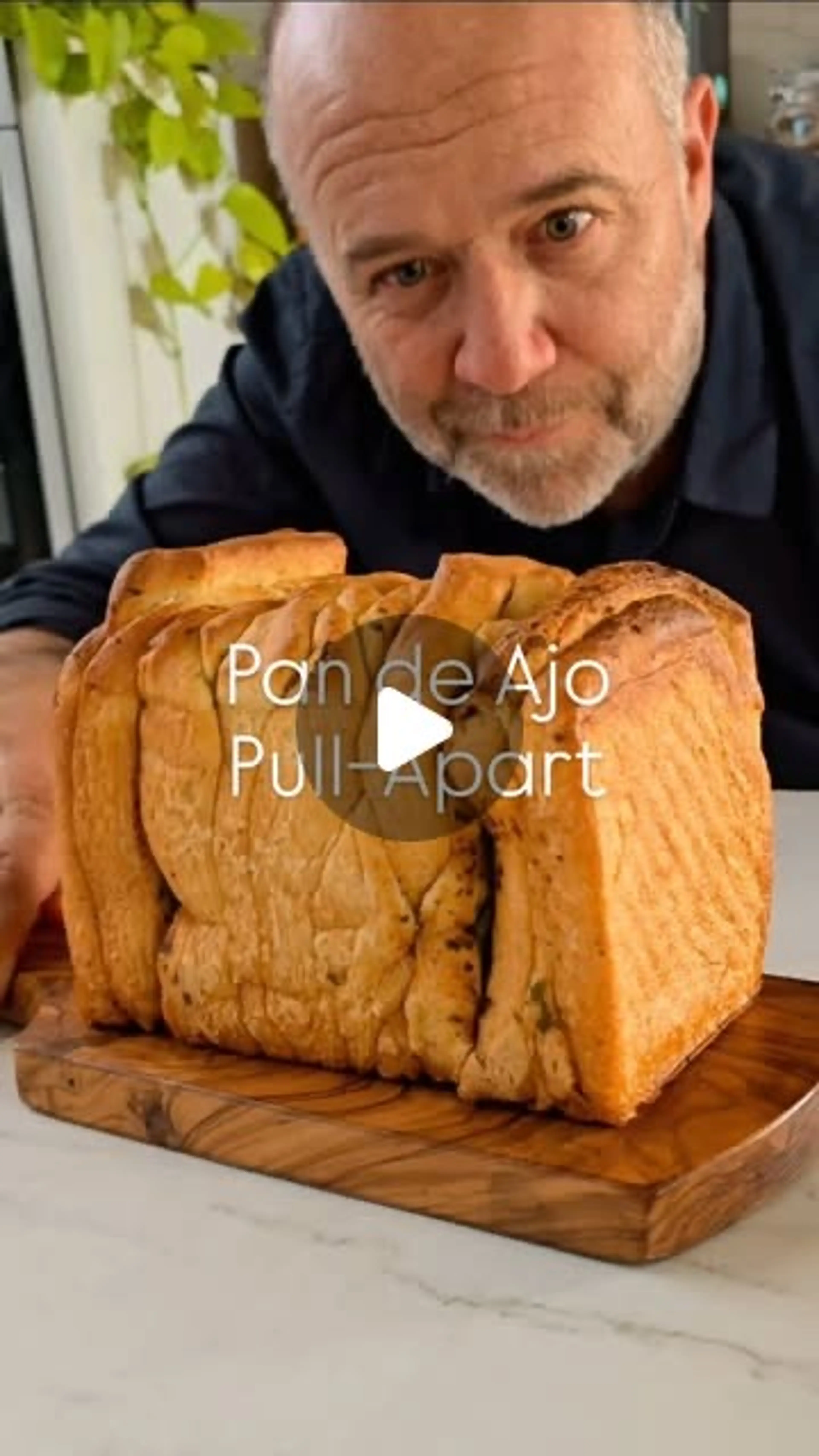 Pan De Ajo Pull-apart