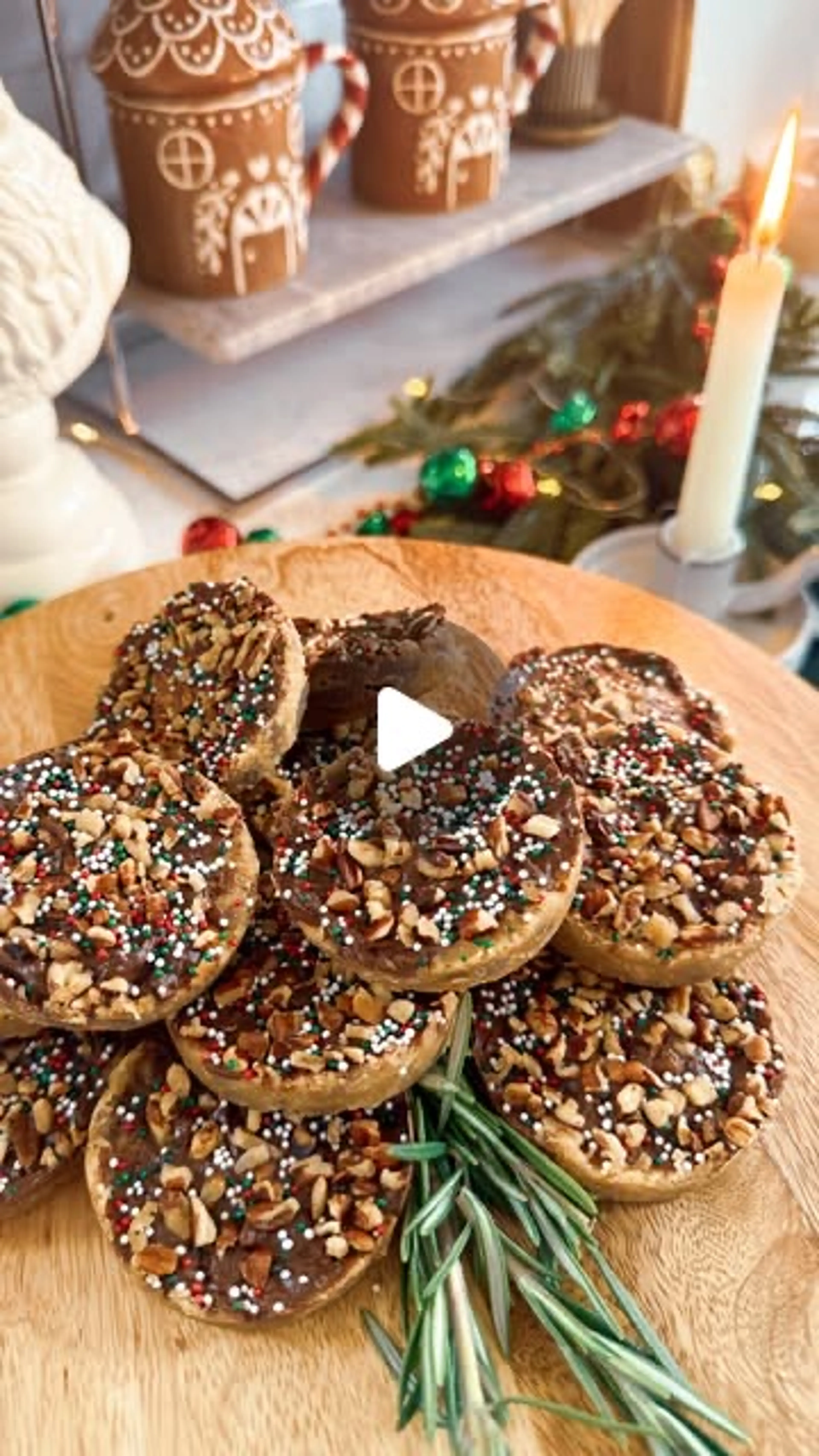Christmas Crack “cookies” Are a Fun Take on a Nostalgic Holi