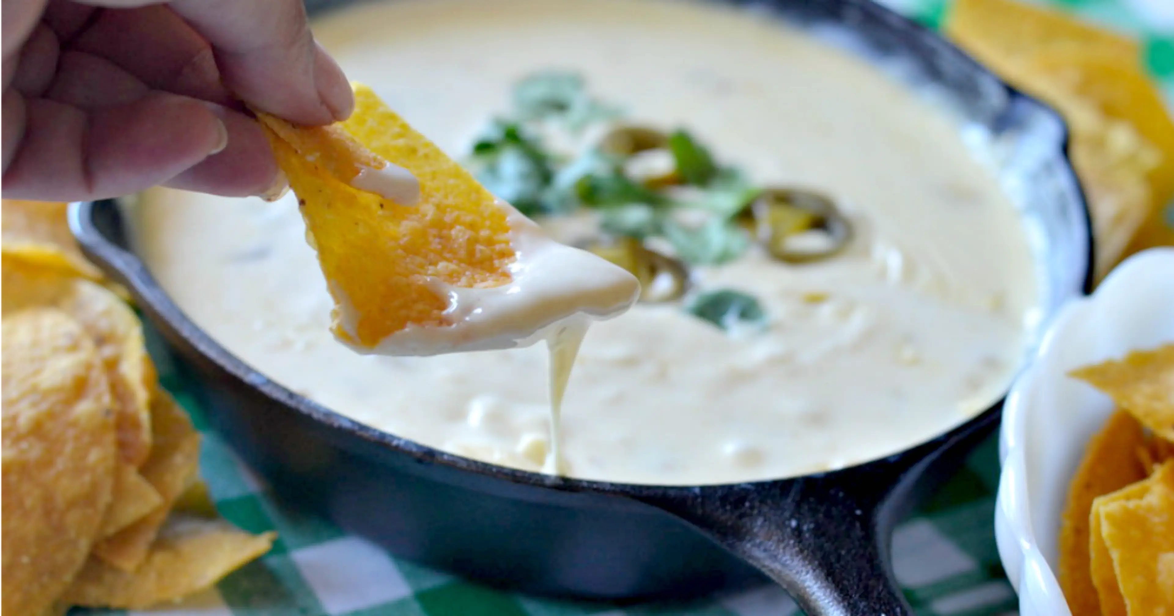 Restaurant Style White Queso Dip