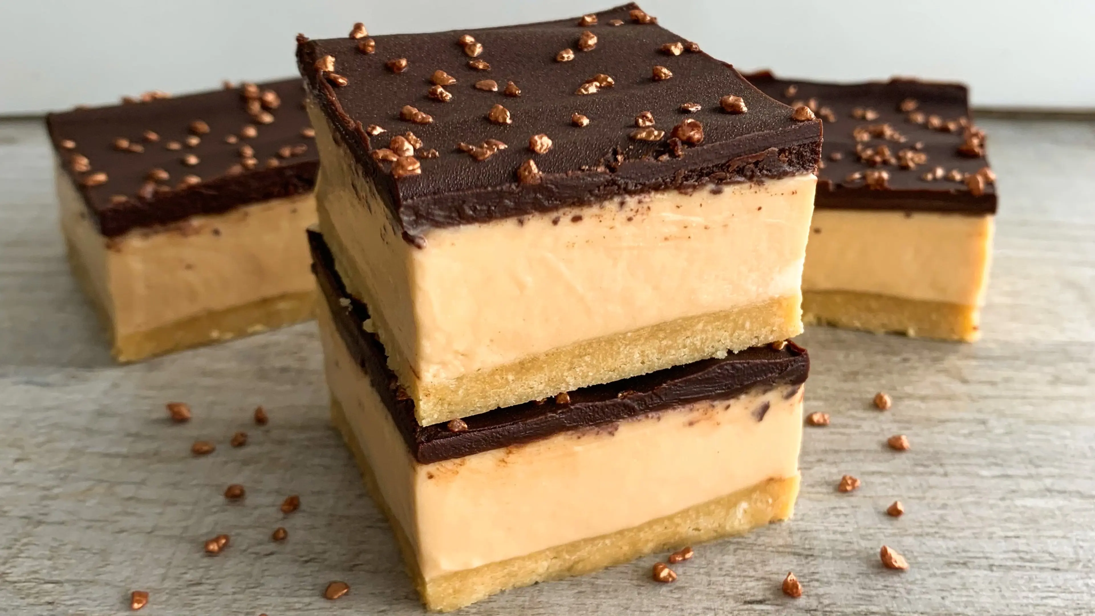 No-bake Millionaires Cheesecake Bars