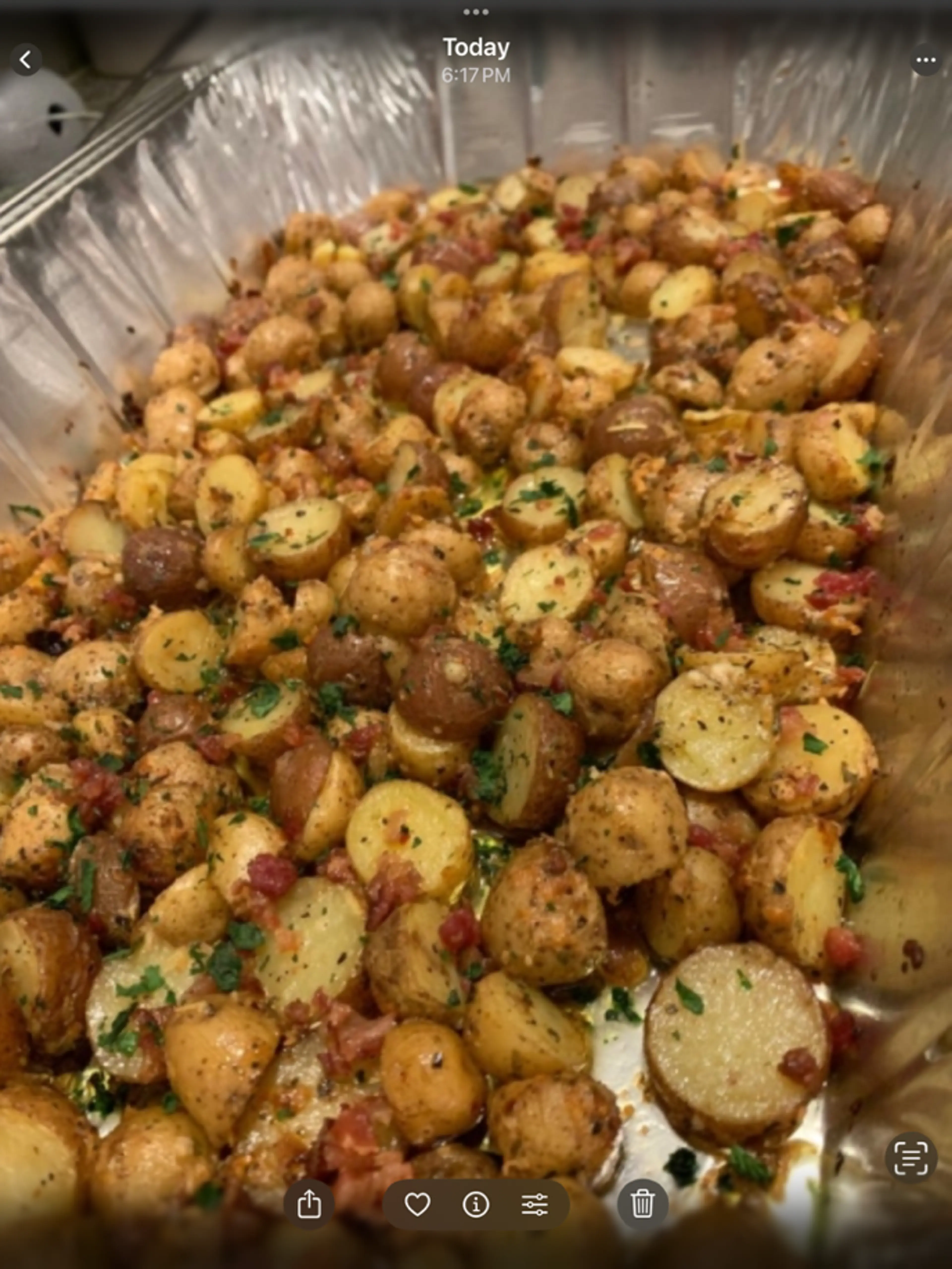 GARLIC PARMESAN ROASTED POTATOES