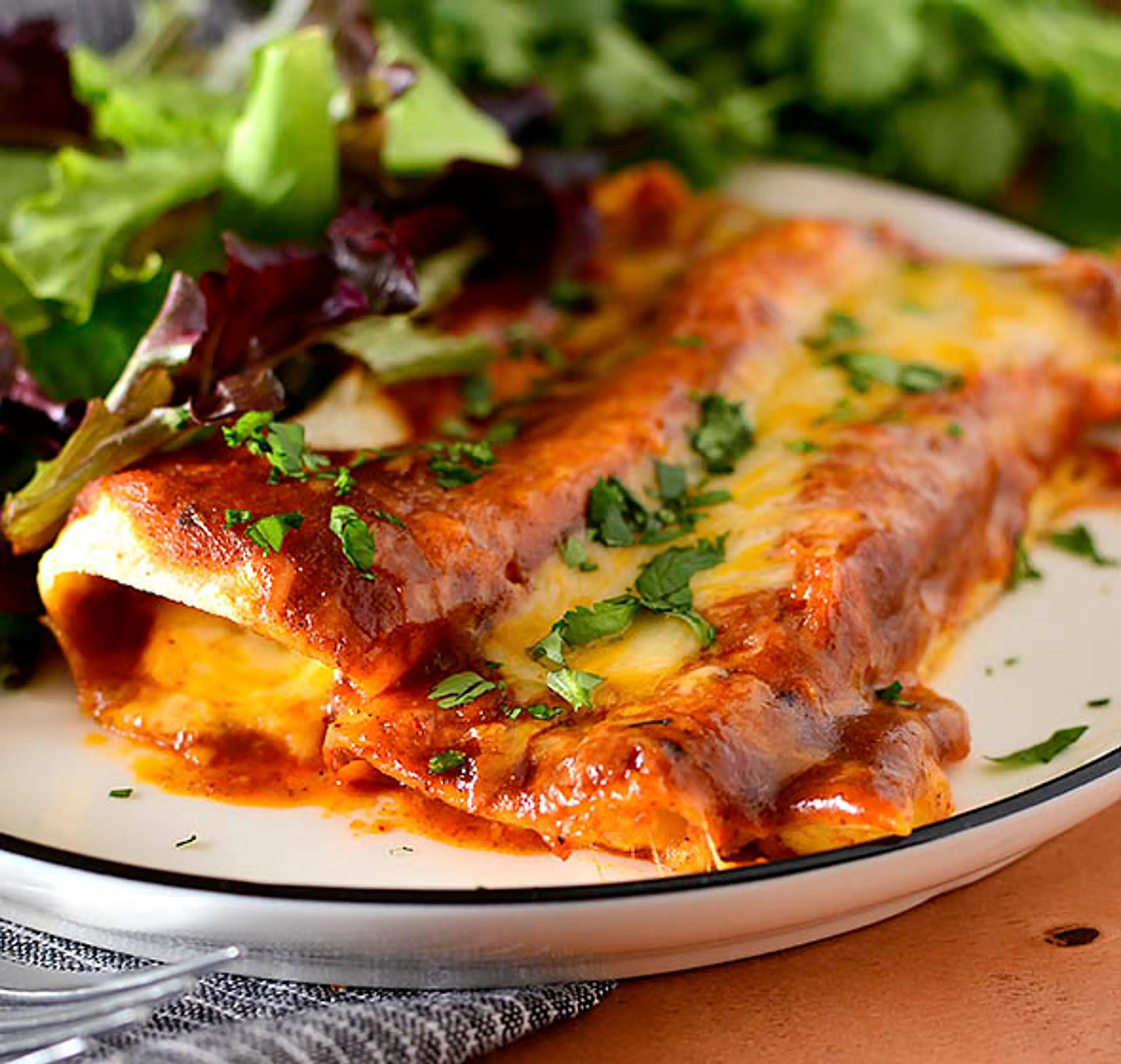 Cheese Enchiladas with Red Sauce
