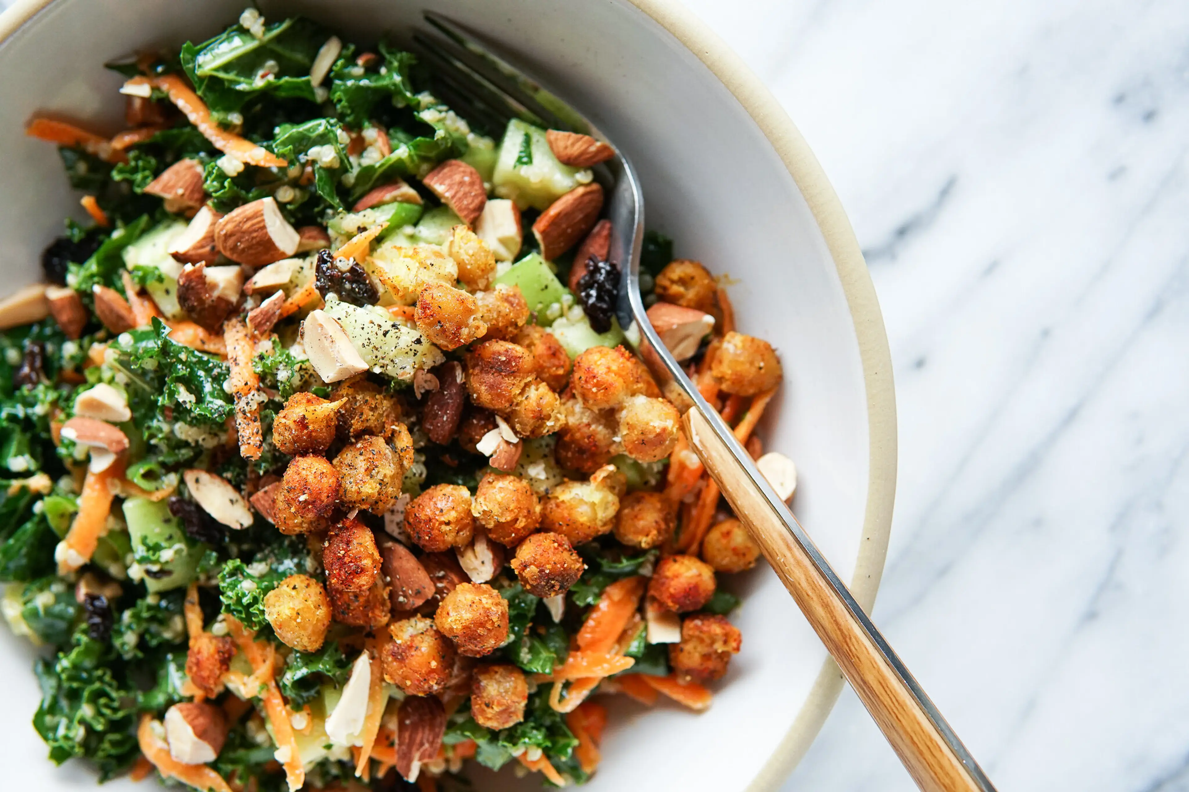 Kale Quinoa Salad with Crispy Chickpeas