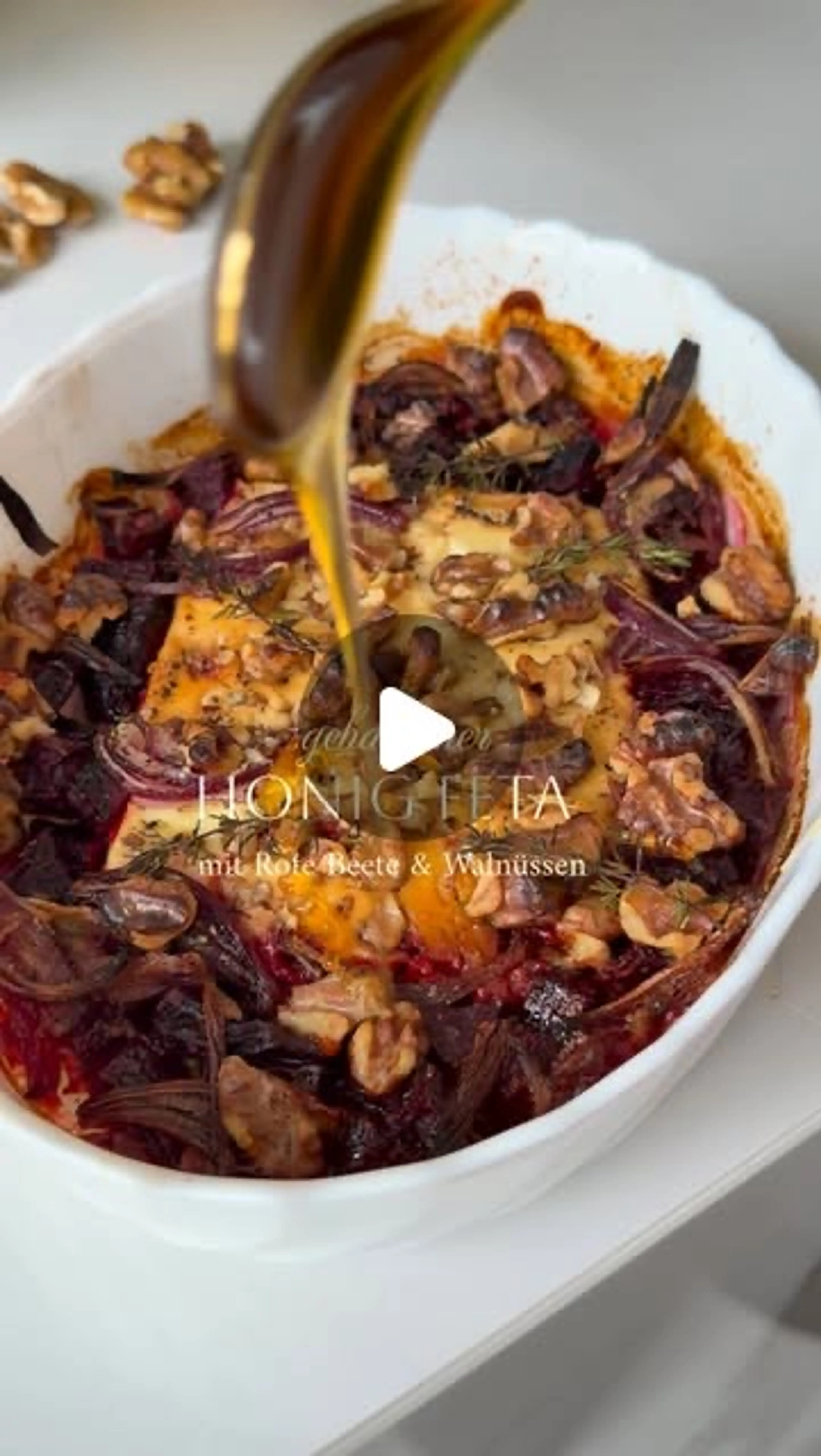 Ofen-feta Mit Frischer Roter Bete, Walnüssen & Thymian