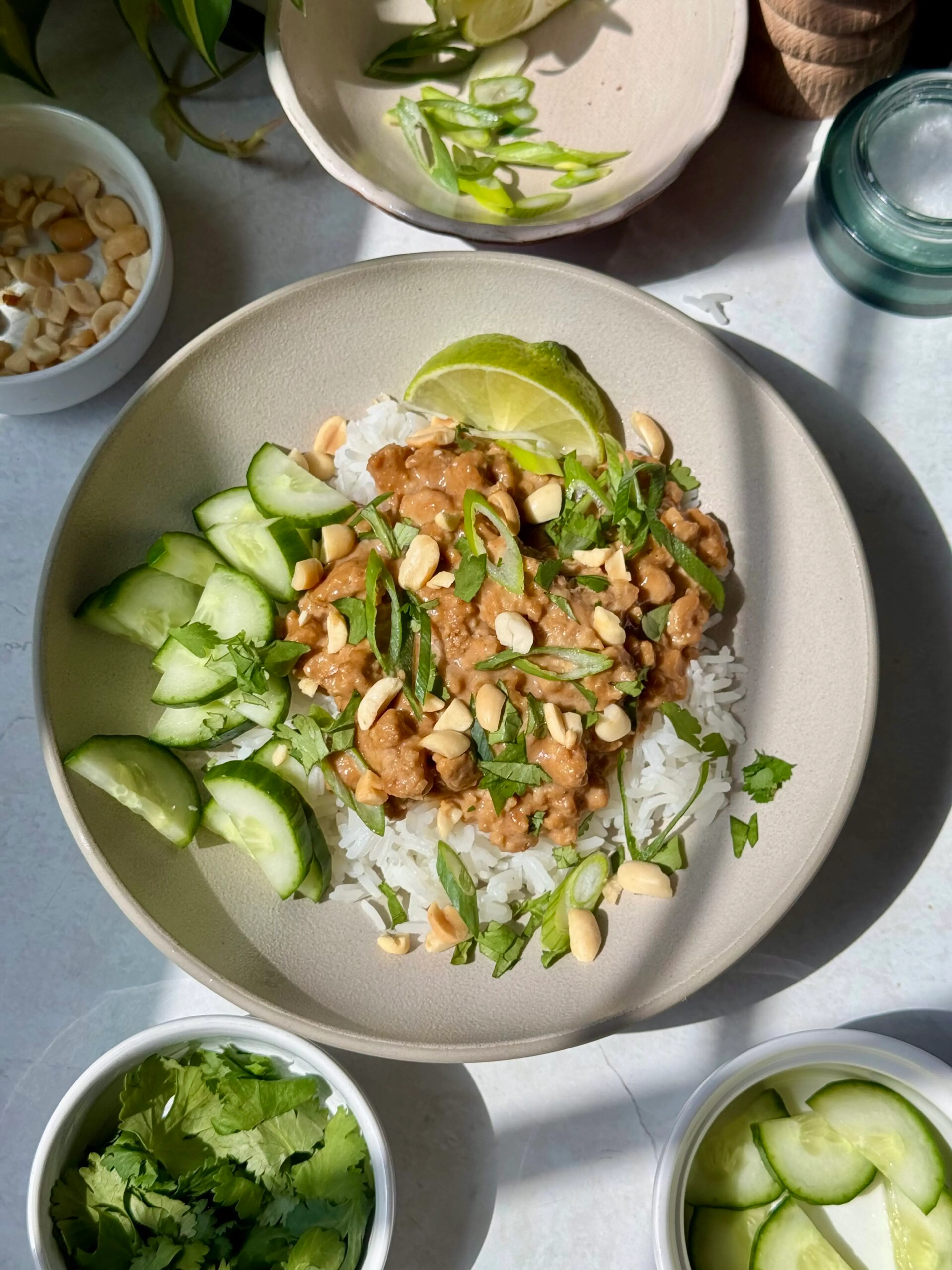 Saucy Peanut Chicken Bowls