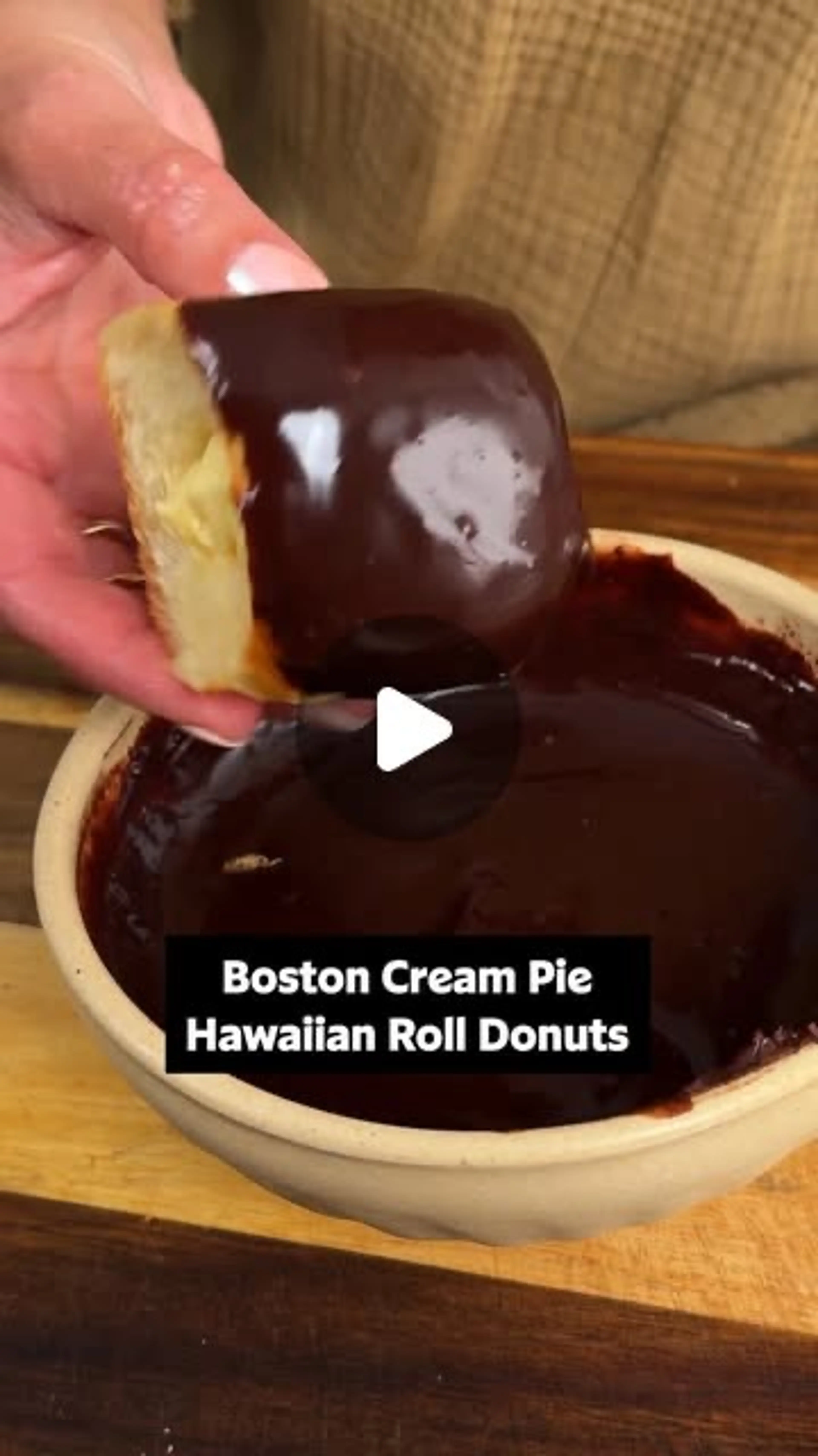 Boston Cream Hawaiian Rolls