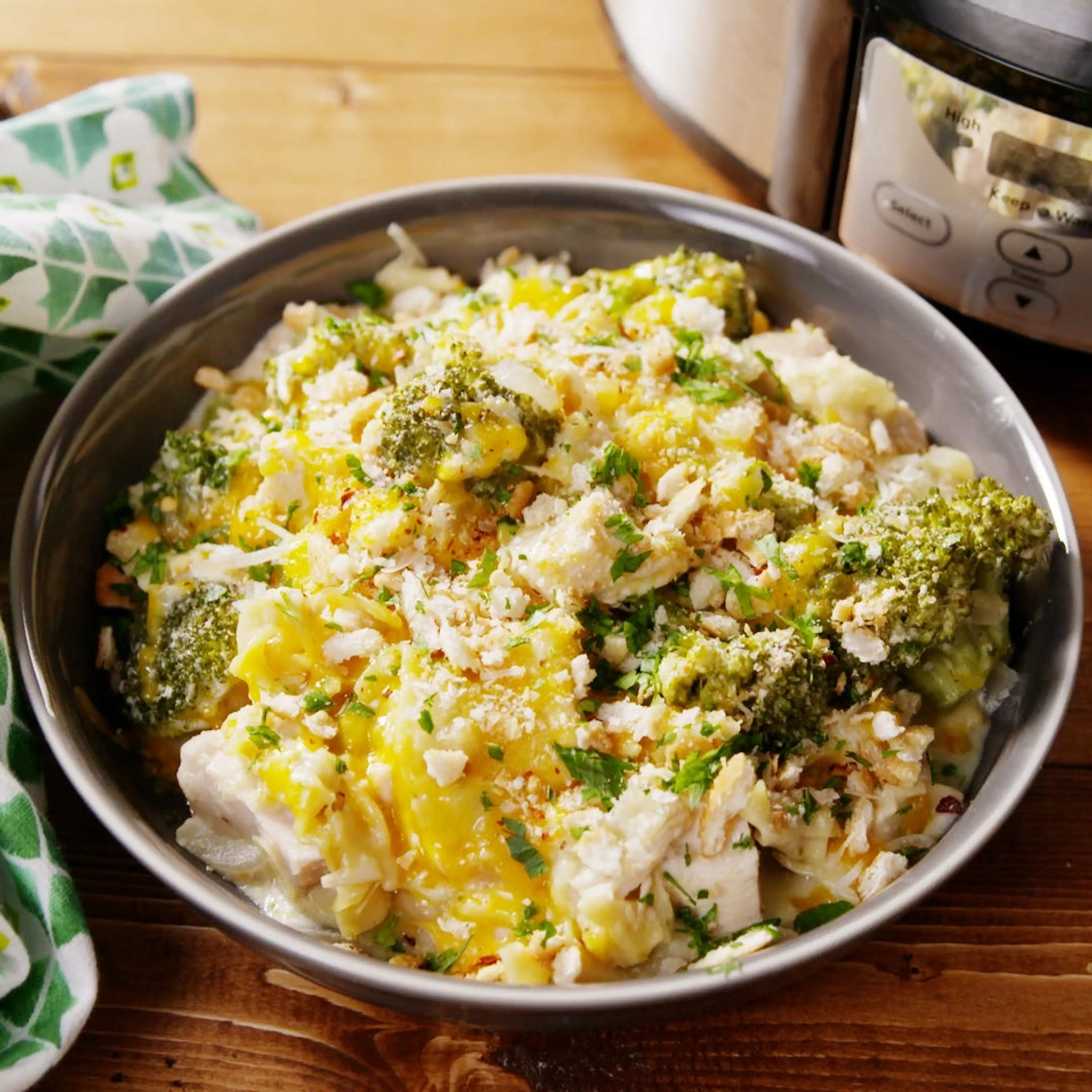 Crock-Pot Broccoli Cheddar Chicken Casserole