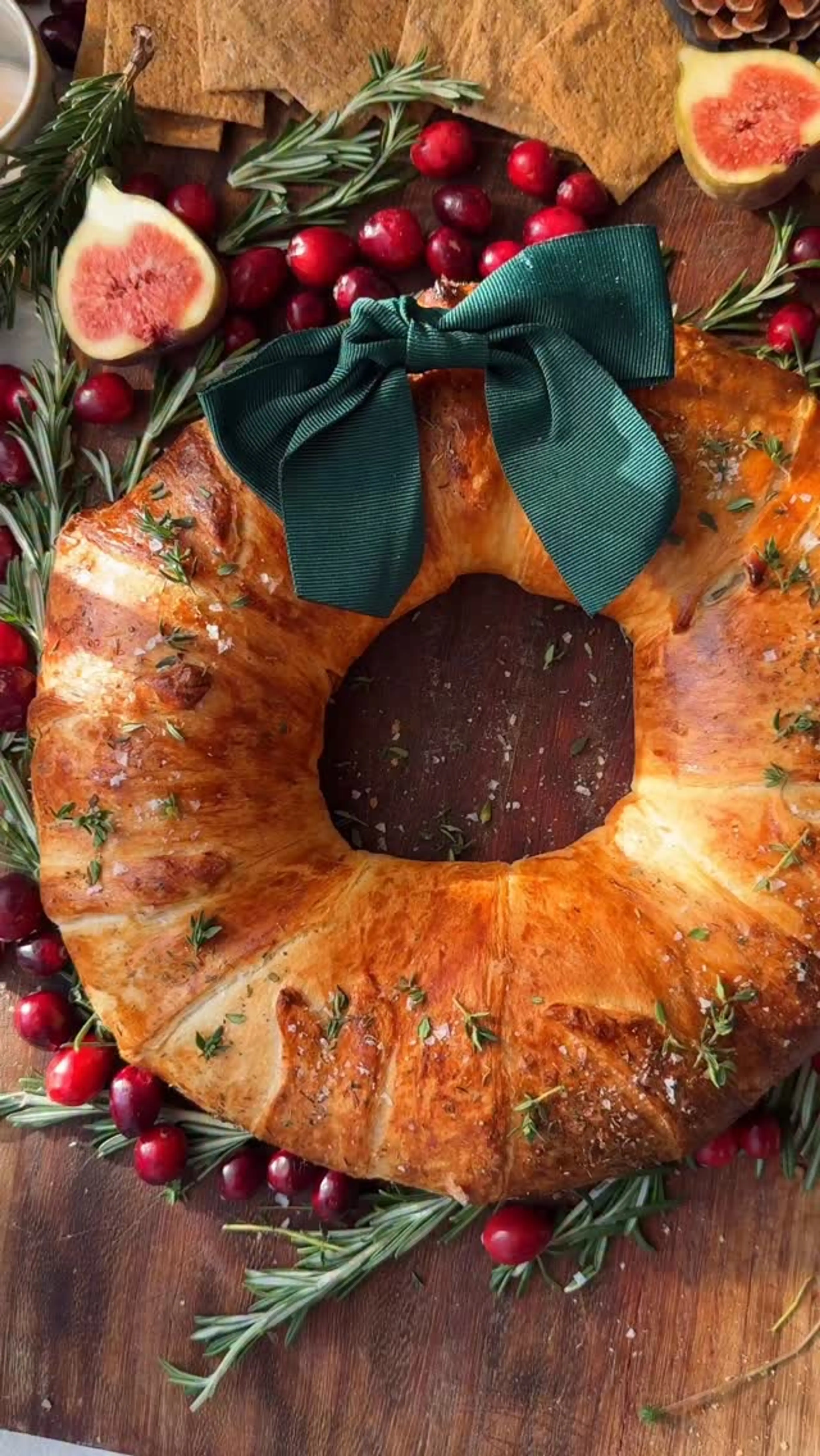 Bacon Brie Croissant Wreath