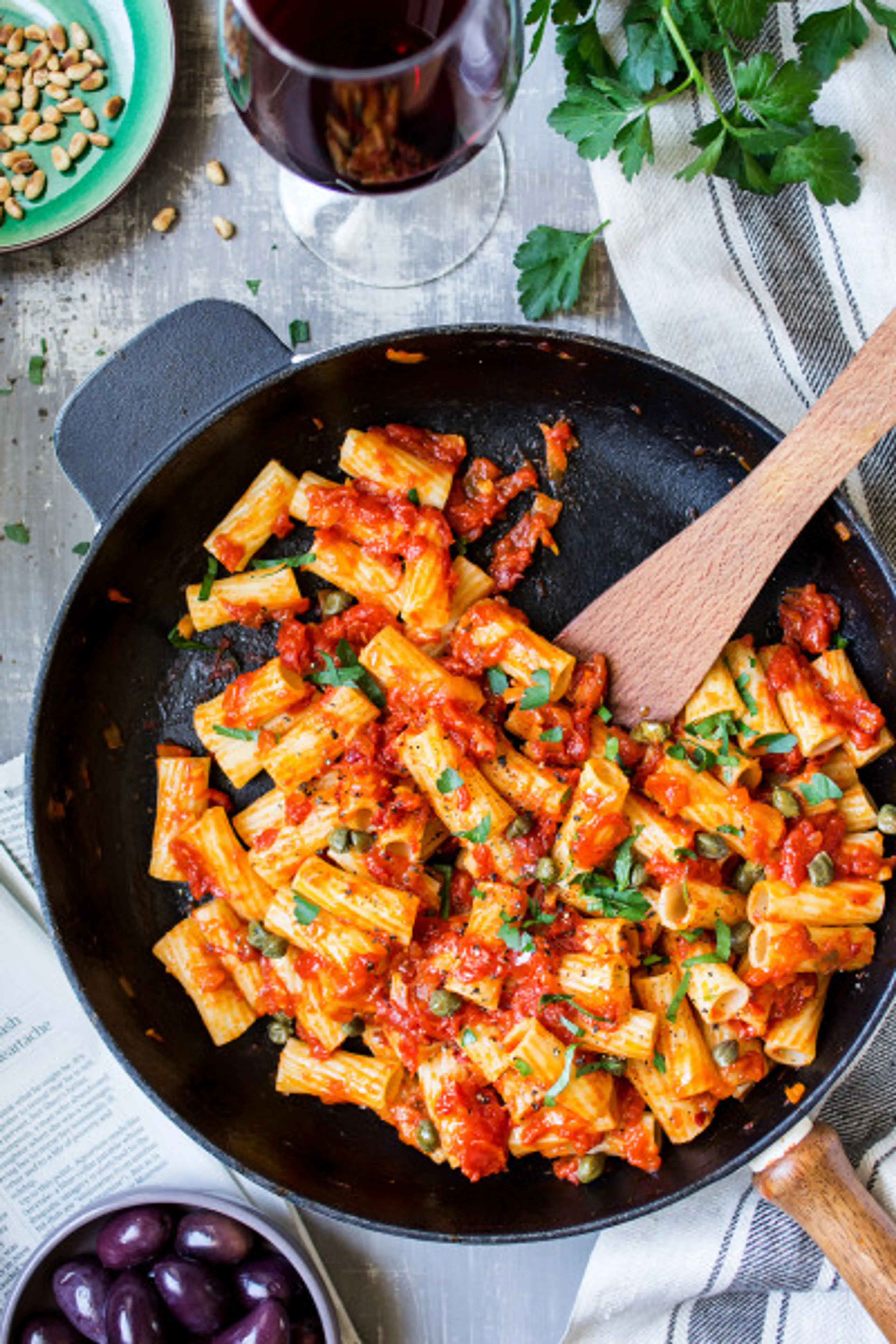 Vegan rigatoni with saffron, capers and tomatoes