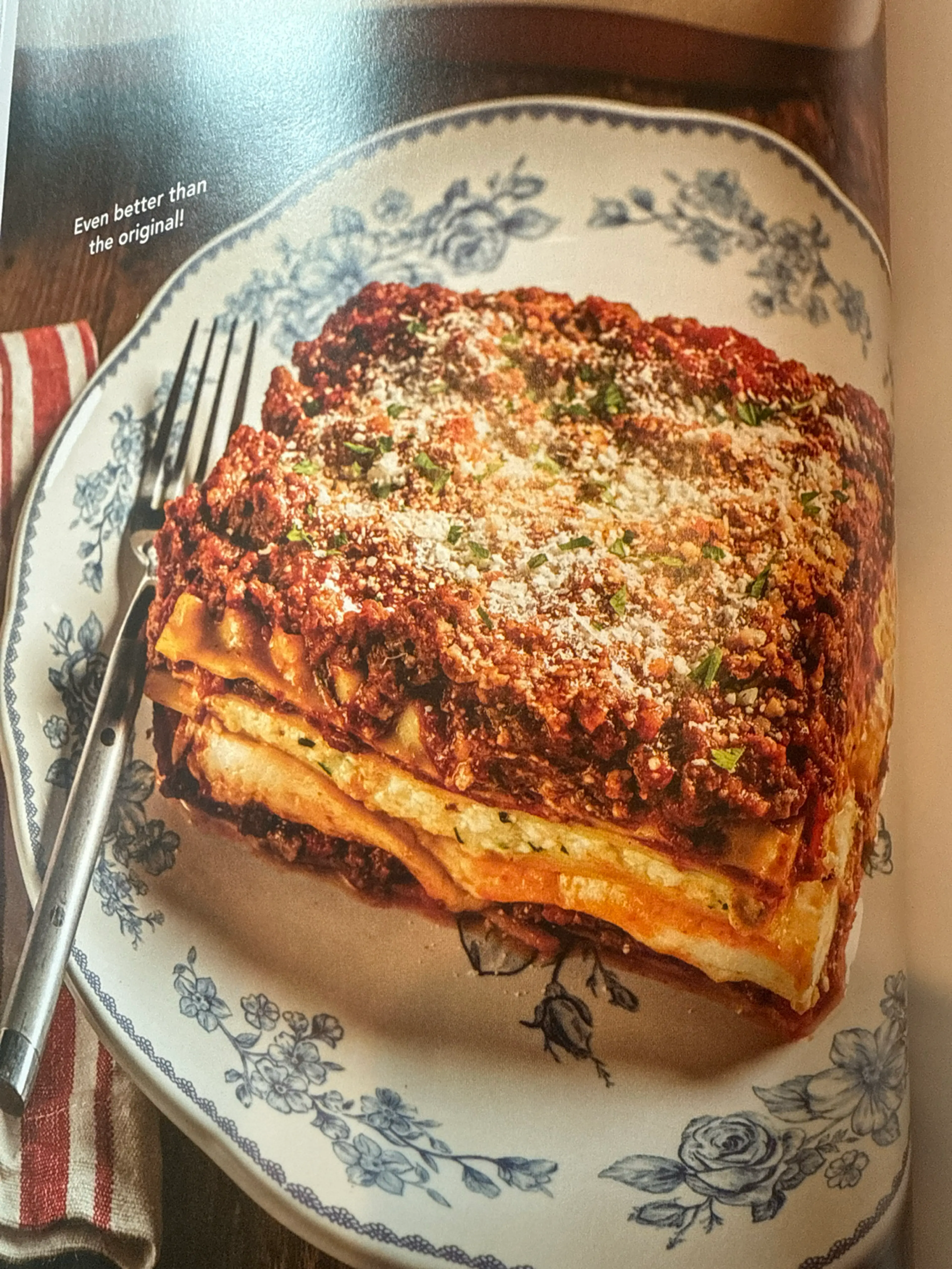 MEATY, CHEESY LASAGNA (Pioneer Woman)
