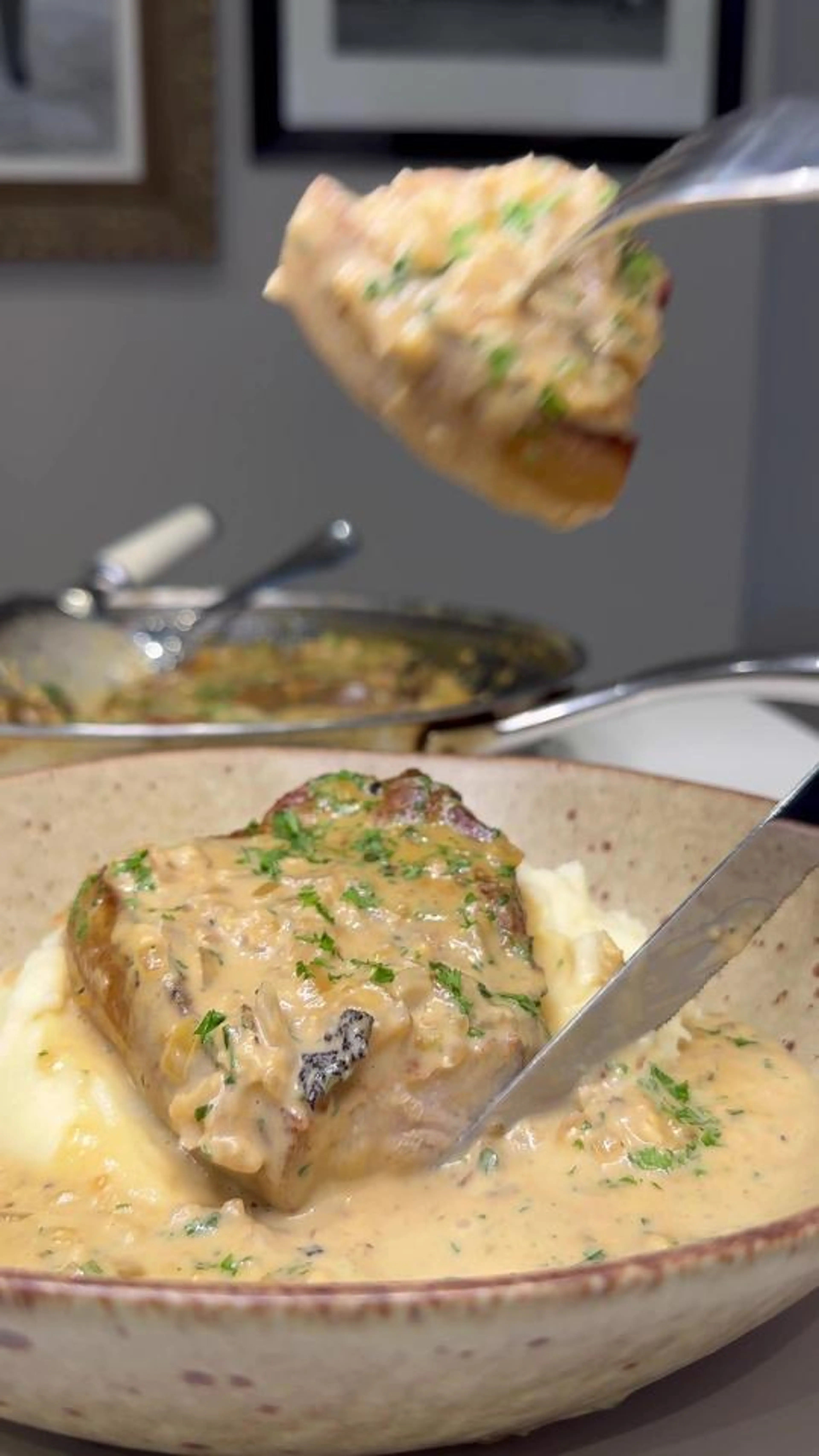 Creamy Garlic Pork Chops
