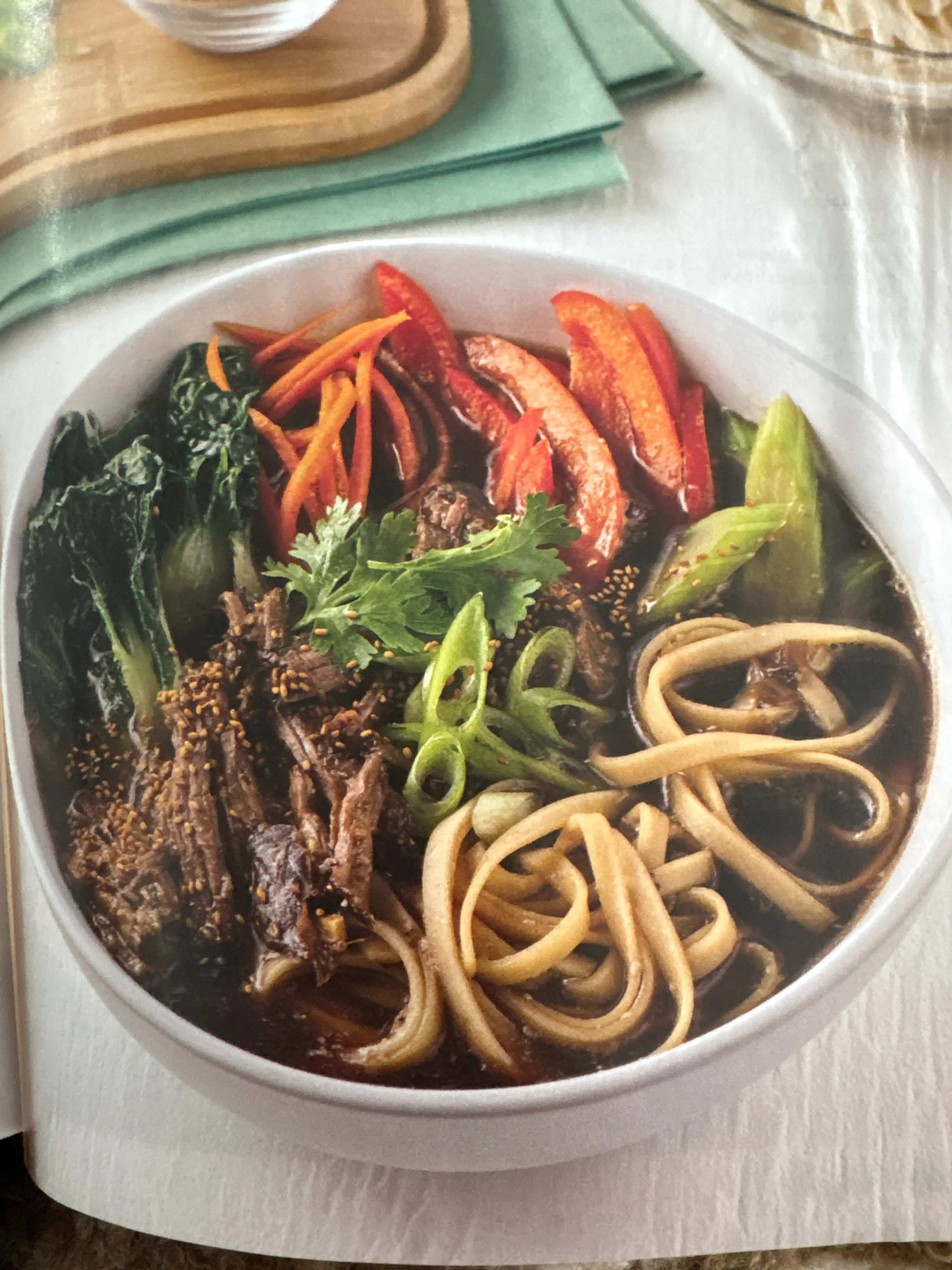 Soupe au bœuf braisé à l'asiatique