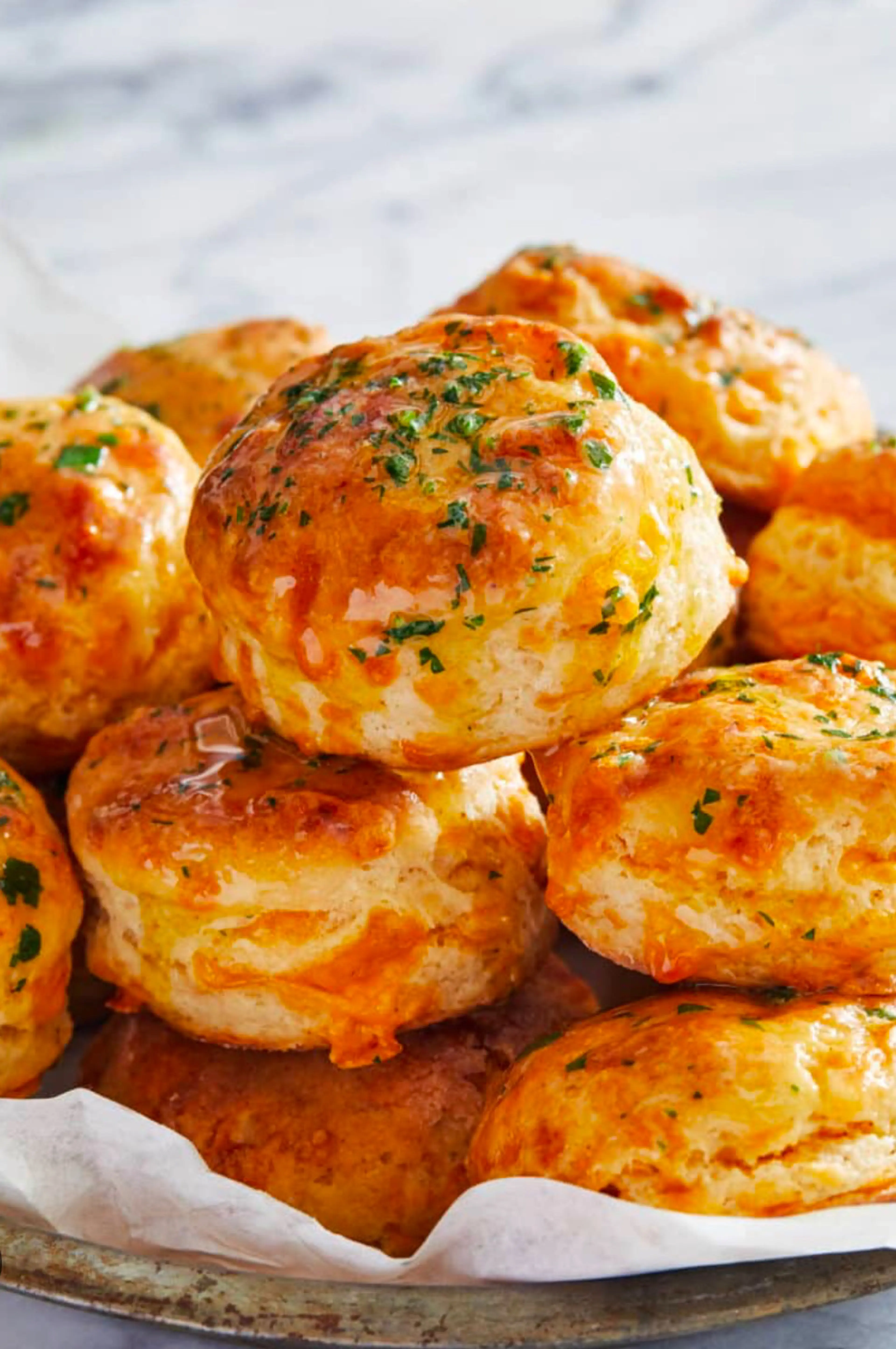 Biscuits (Red Lobster's Cheese Biscuits)