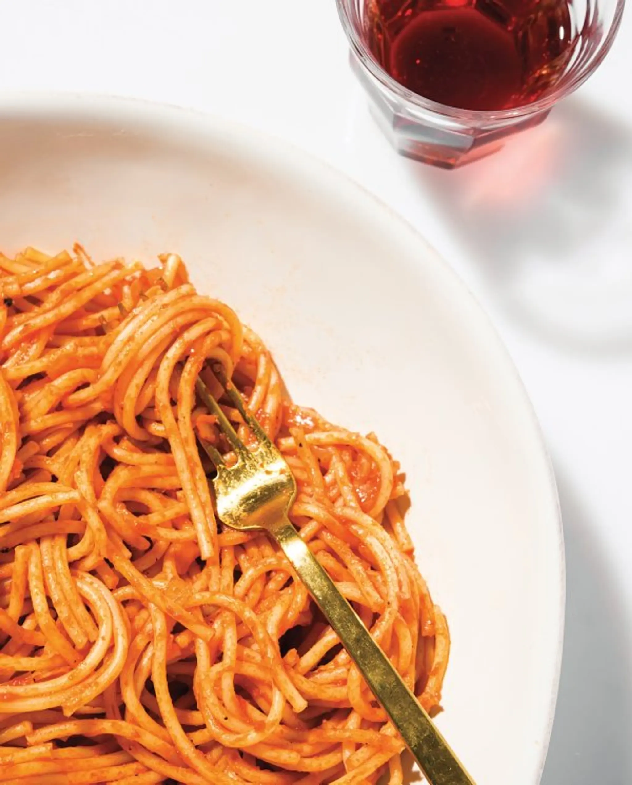 Pasta with Tomato, Onion and Butter