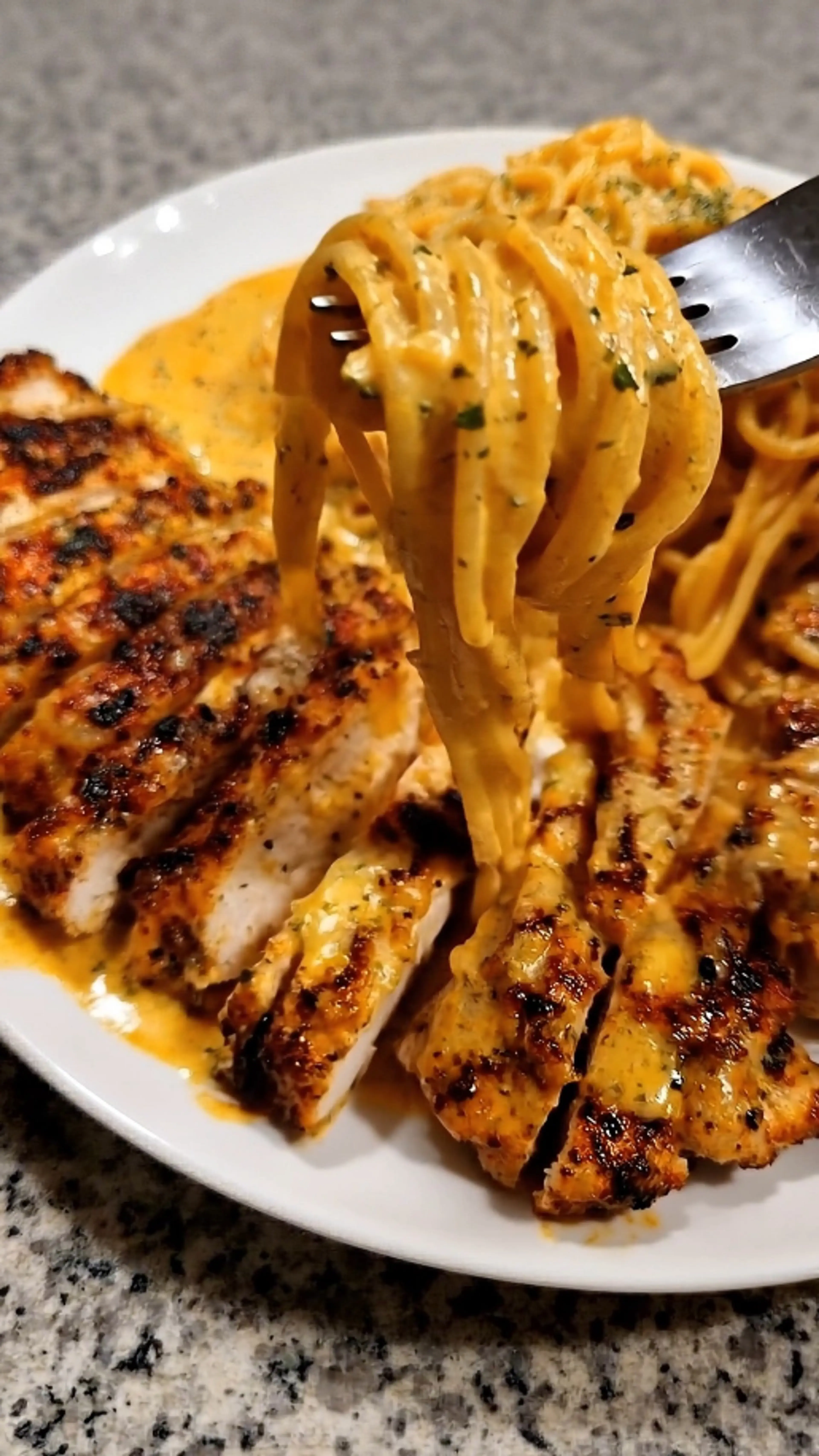 Cowboy Butter Chicken Spaghetti in Three-cheese Cream