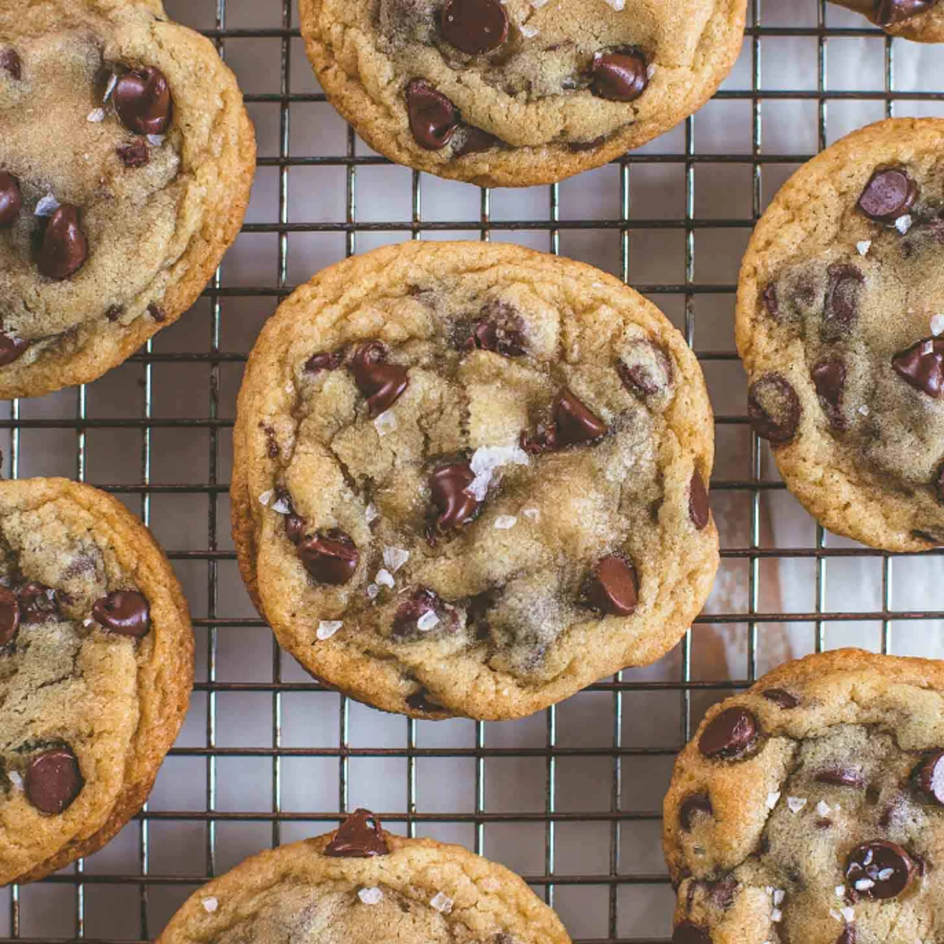 Crispy and Chewy Chocolate Chip Cookies