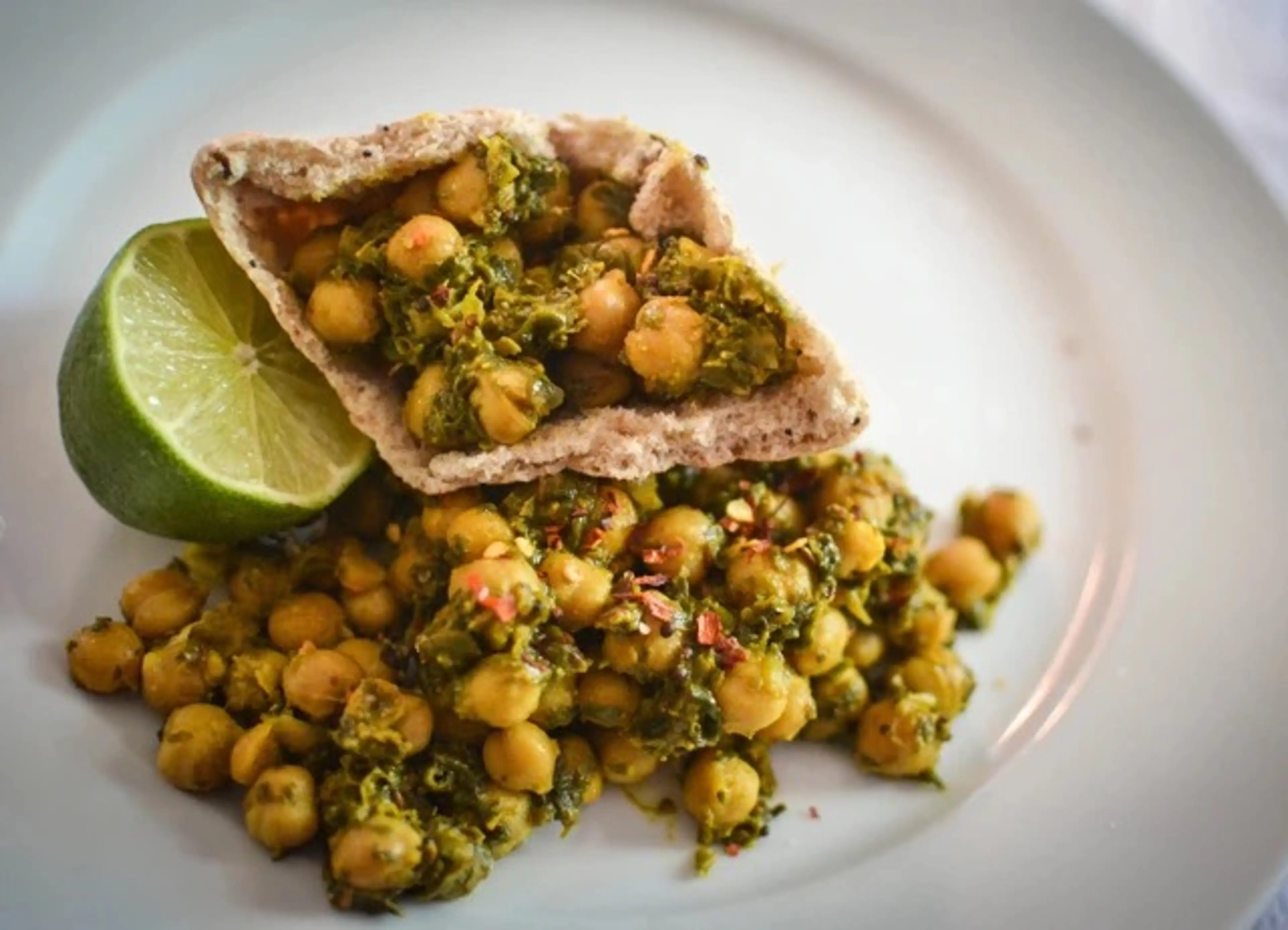 Quick chickpea and spinach curry