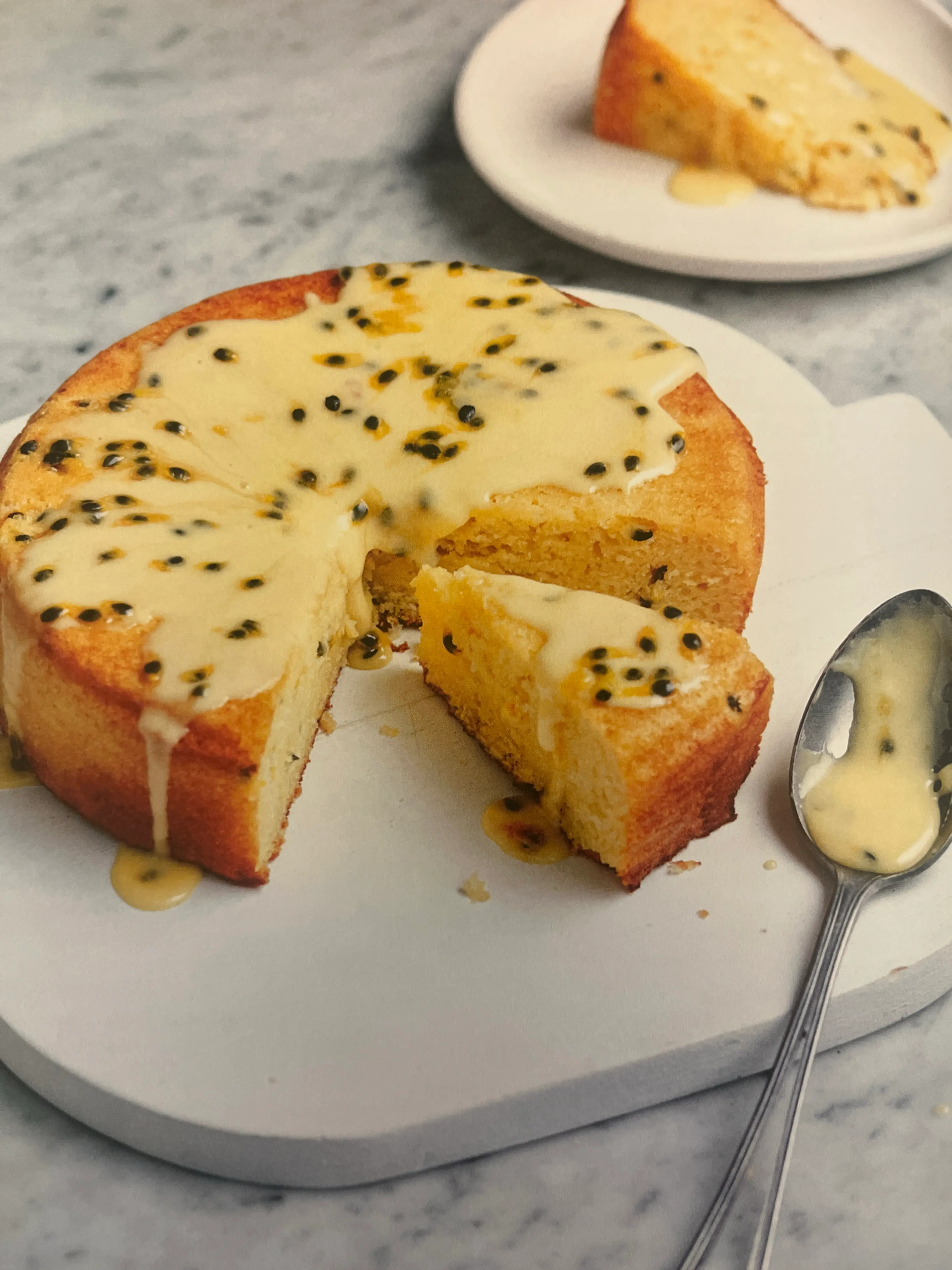 KARNEMELK- CAKE MET PASSIEVRUCHT