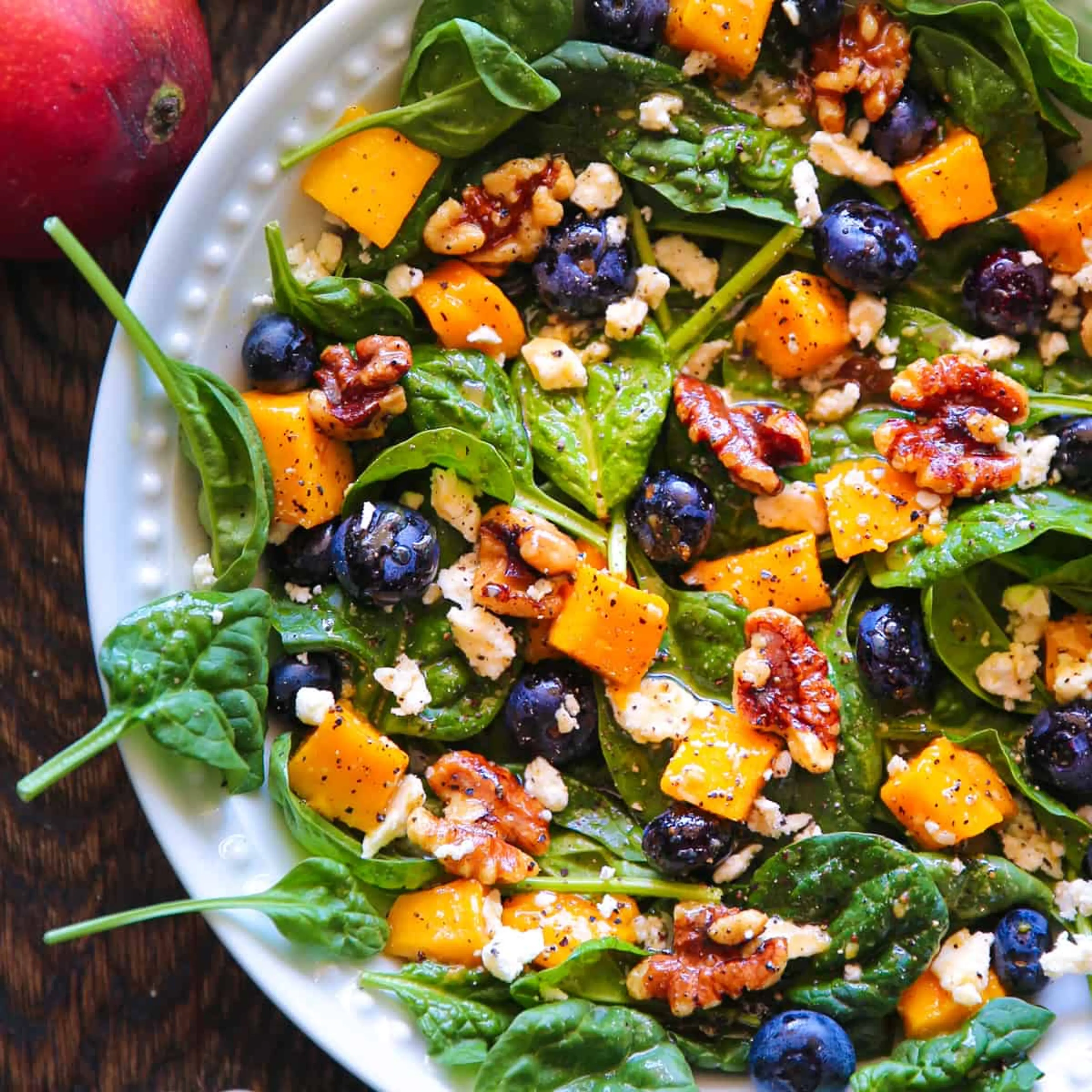 Mango Salad with Spinach and Blueberries