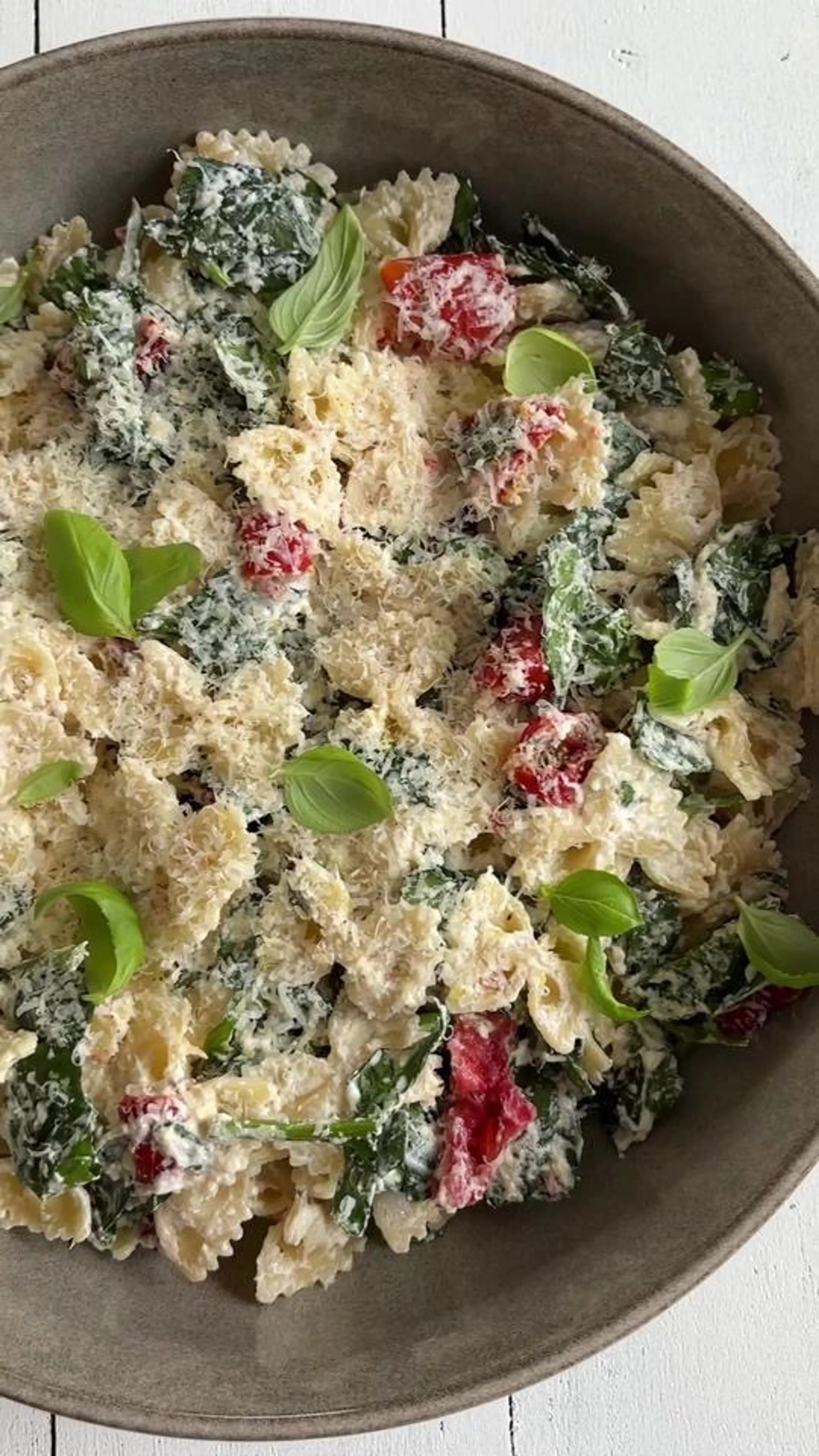 Sun-dried Tomato Spinach Ricotta Pasta Salad