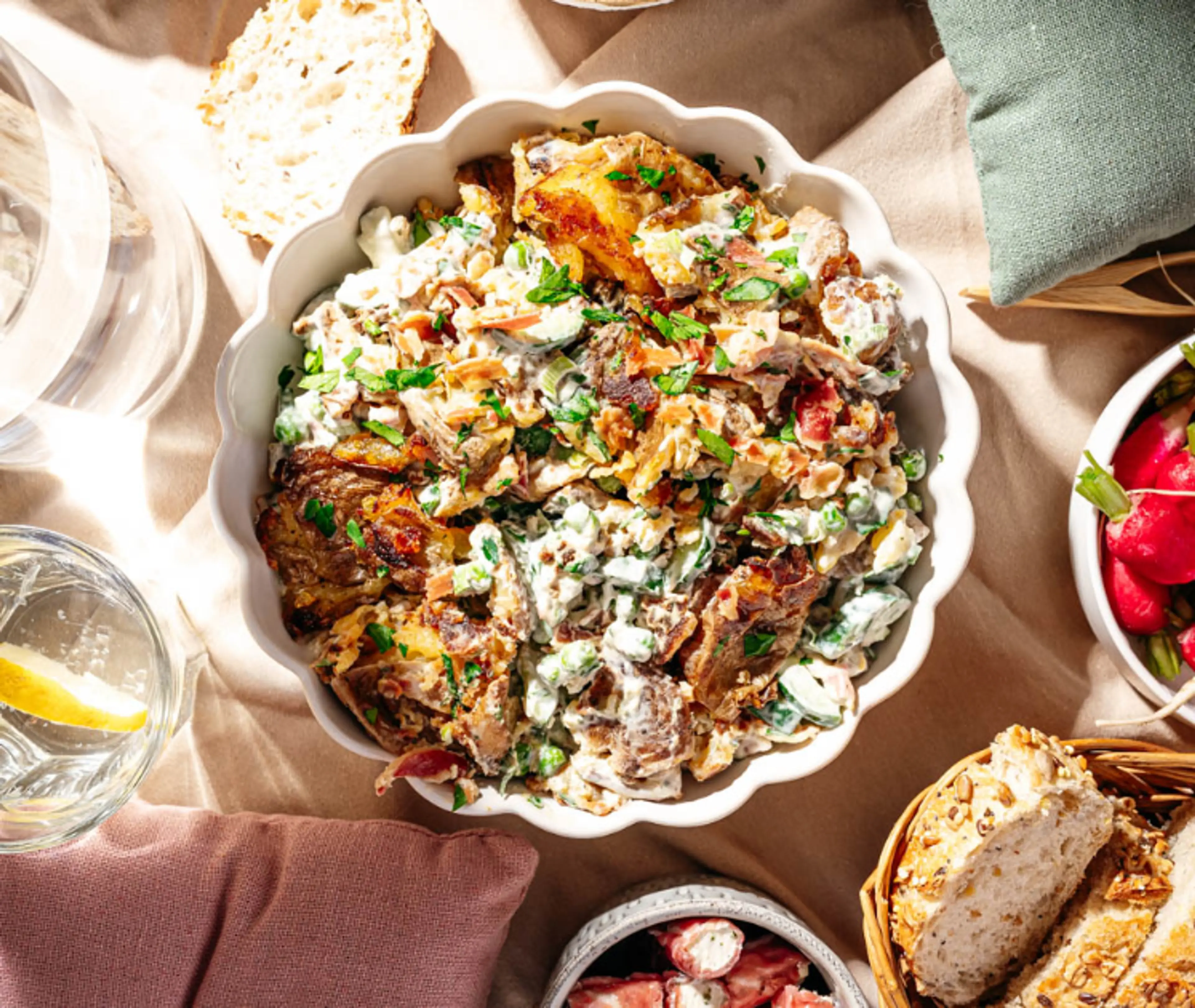 Salade van krokante aardappels