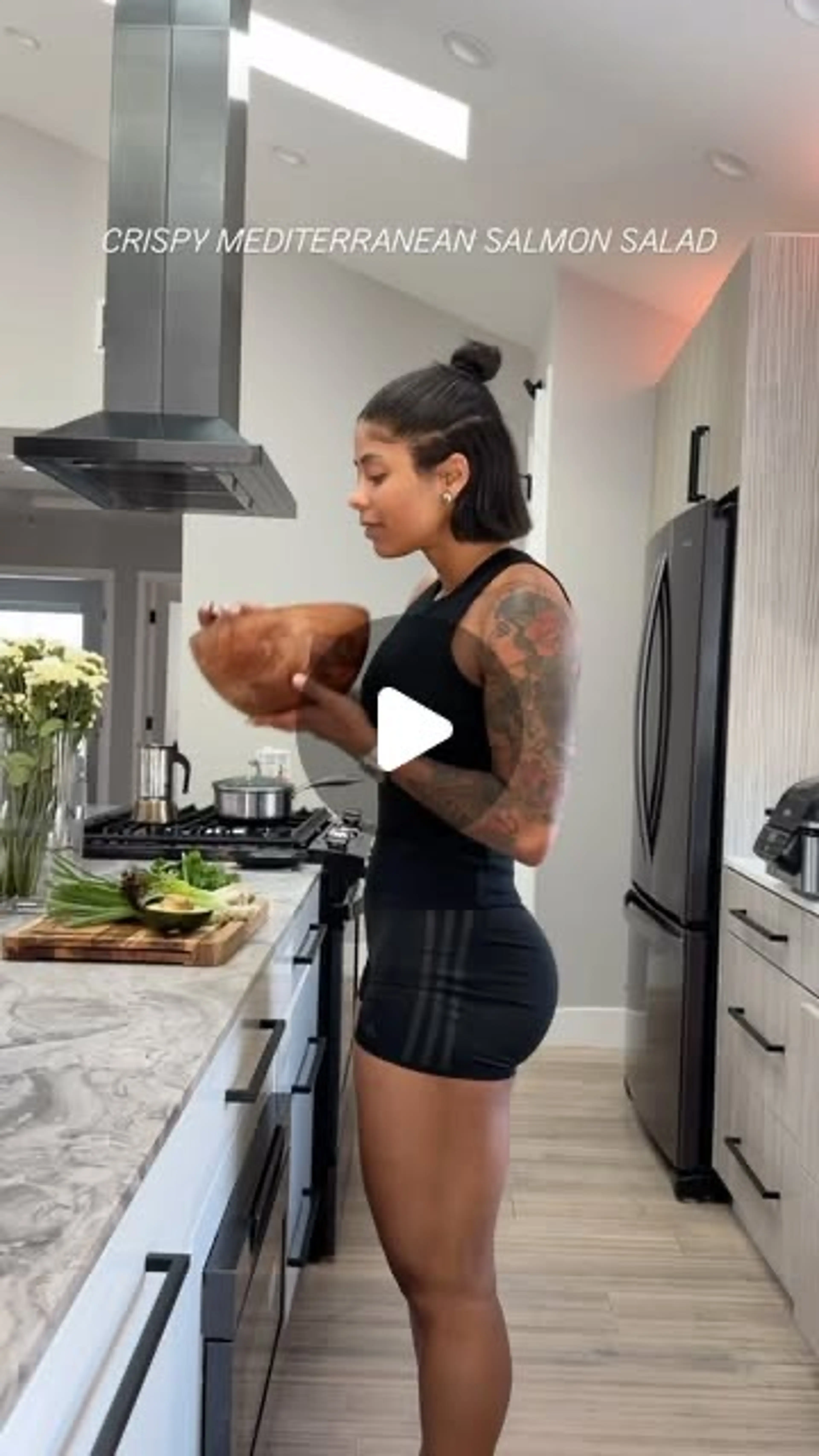 Mediterranean Crispy Salmon Salad