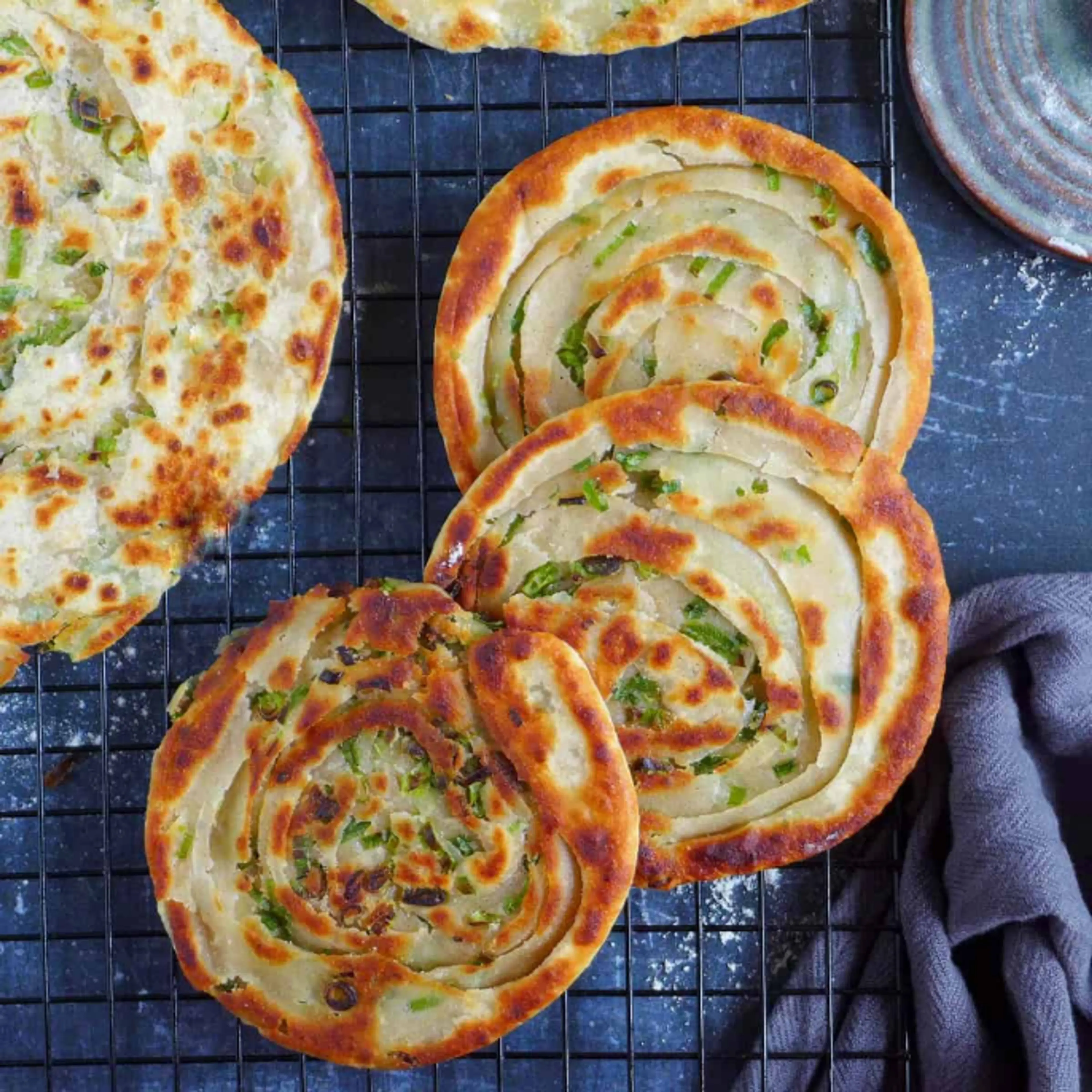 Scallion Pancakes (Cong You Bing, 葱油饼)