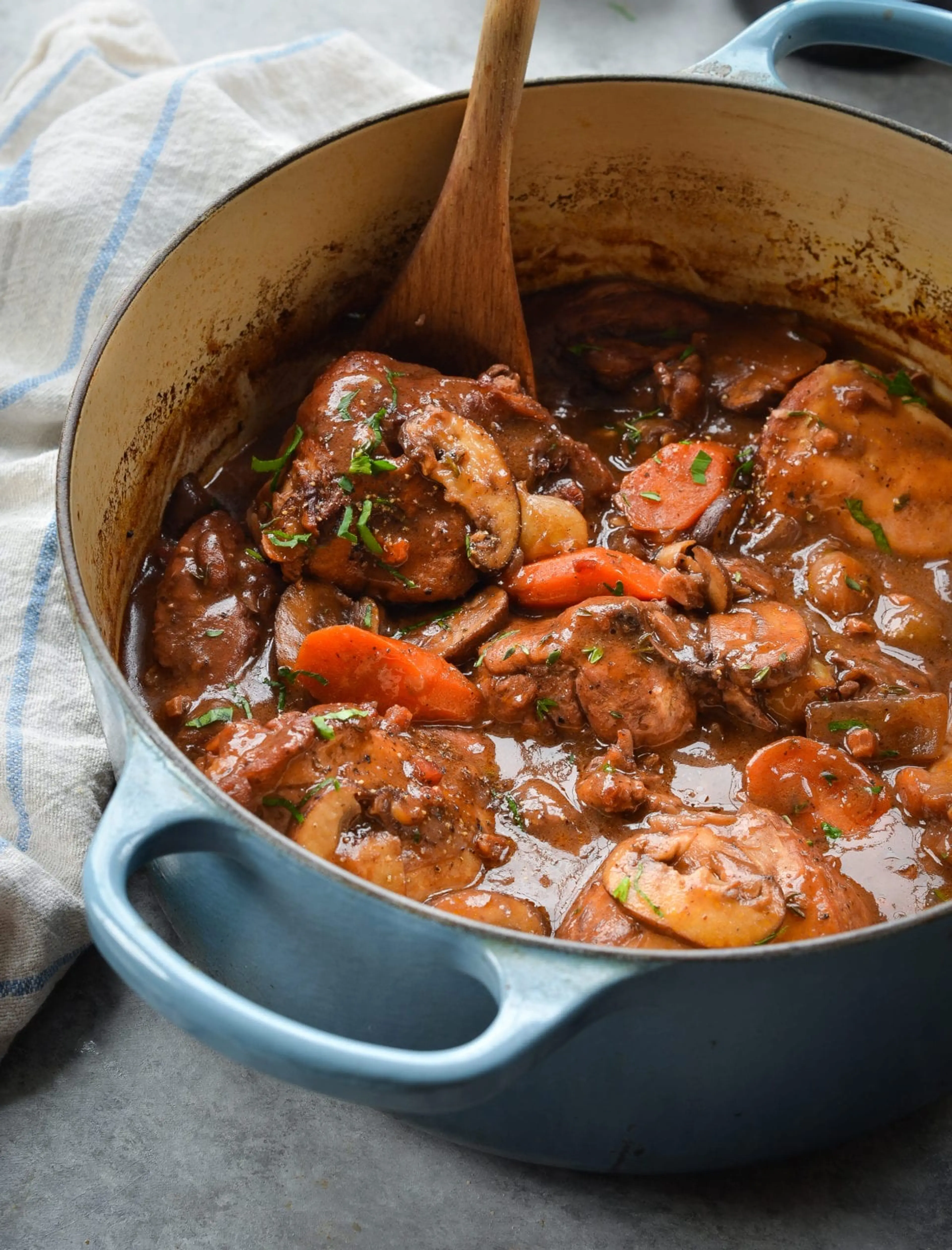 Coq au Vin (kip gestoofd in rode wijn)