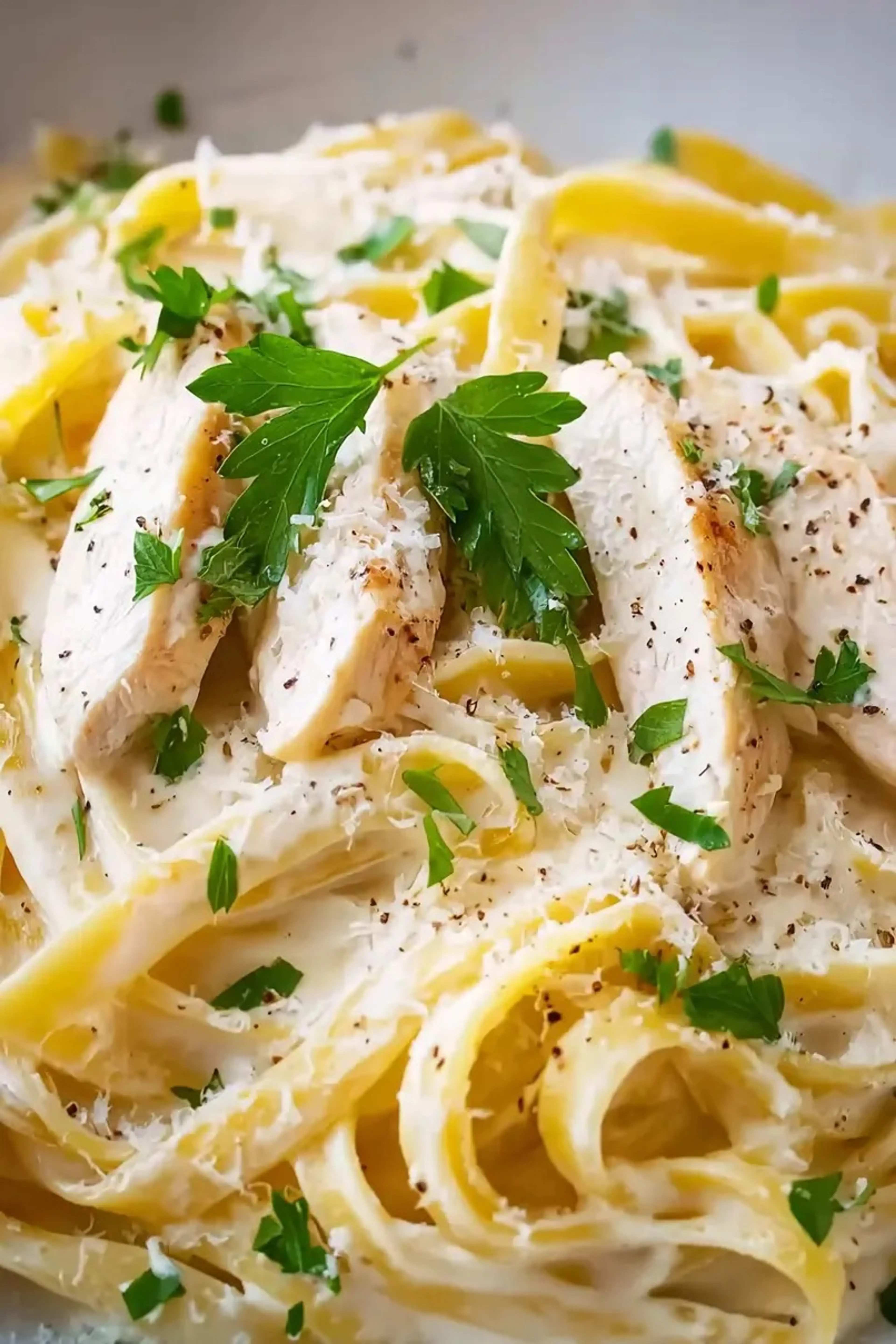 Rich Crockpot Chicken Fettuccine Alfredo