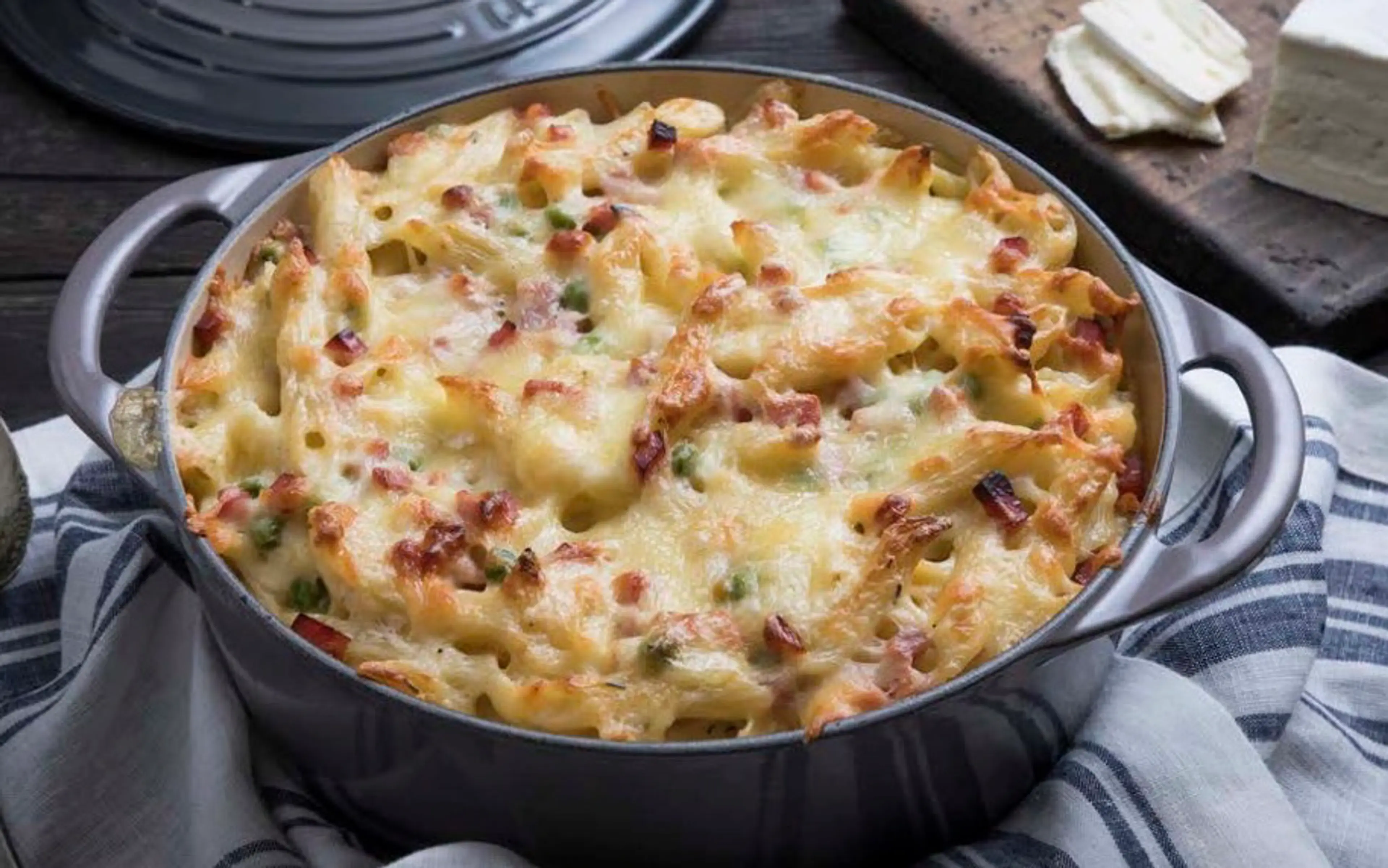 Baked Brie and Ham Pasta