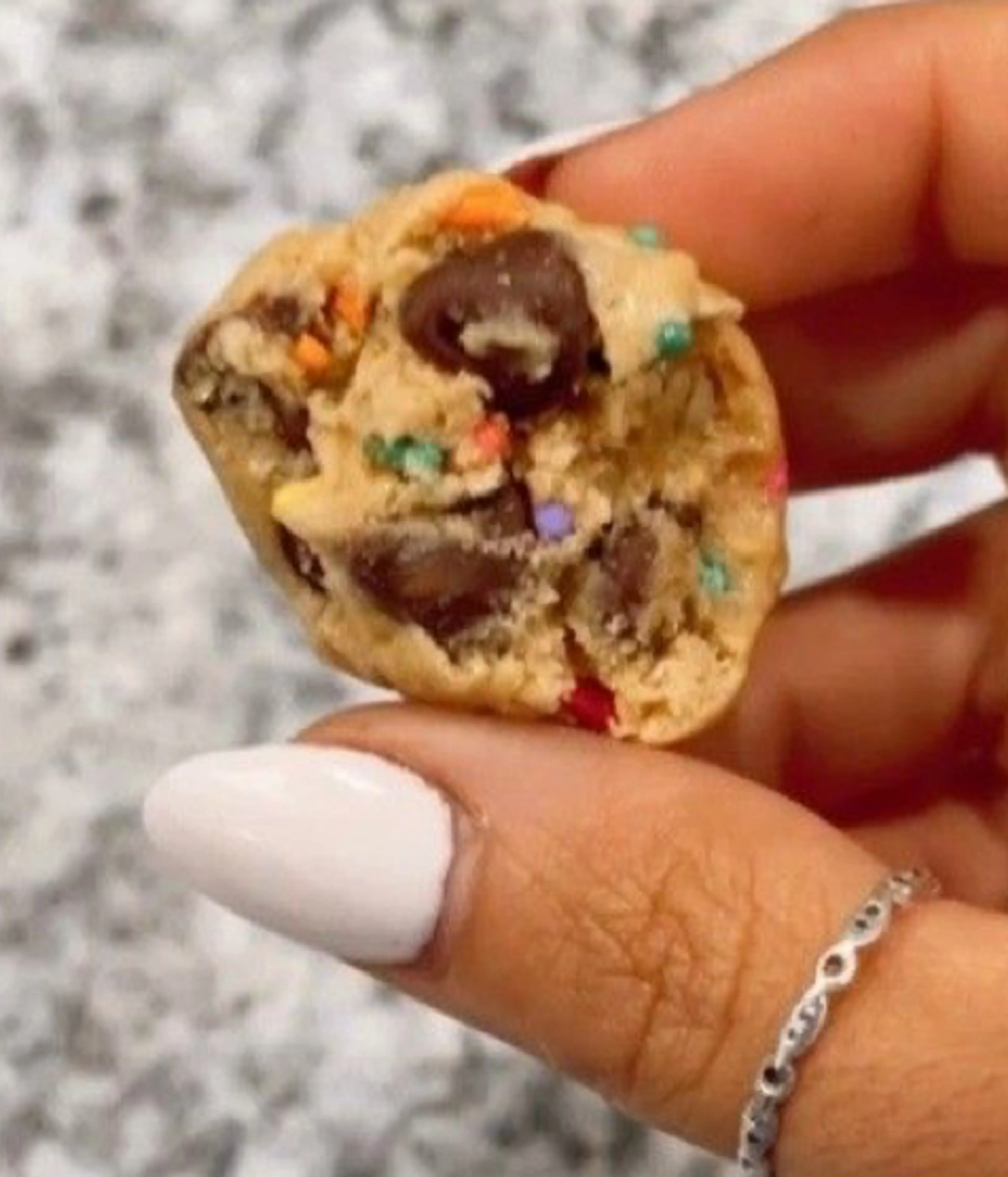 COOKIE DOUGH PROTEIN BITES