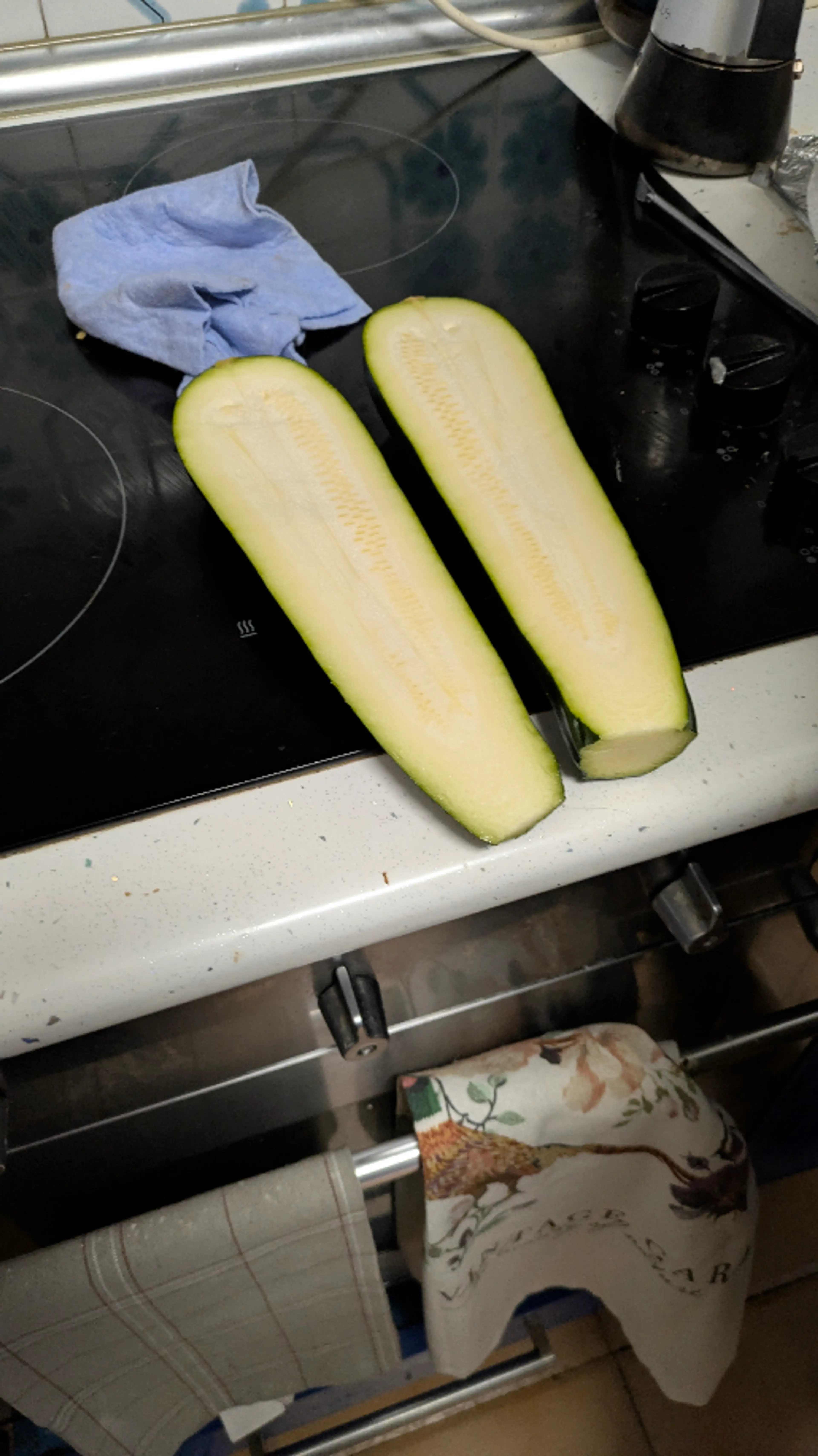 Calabacines Rellenos De Atún