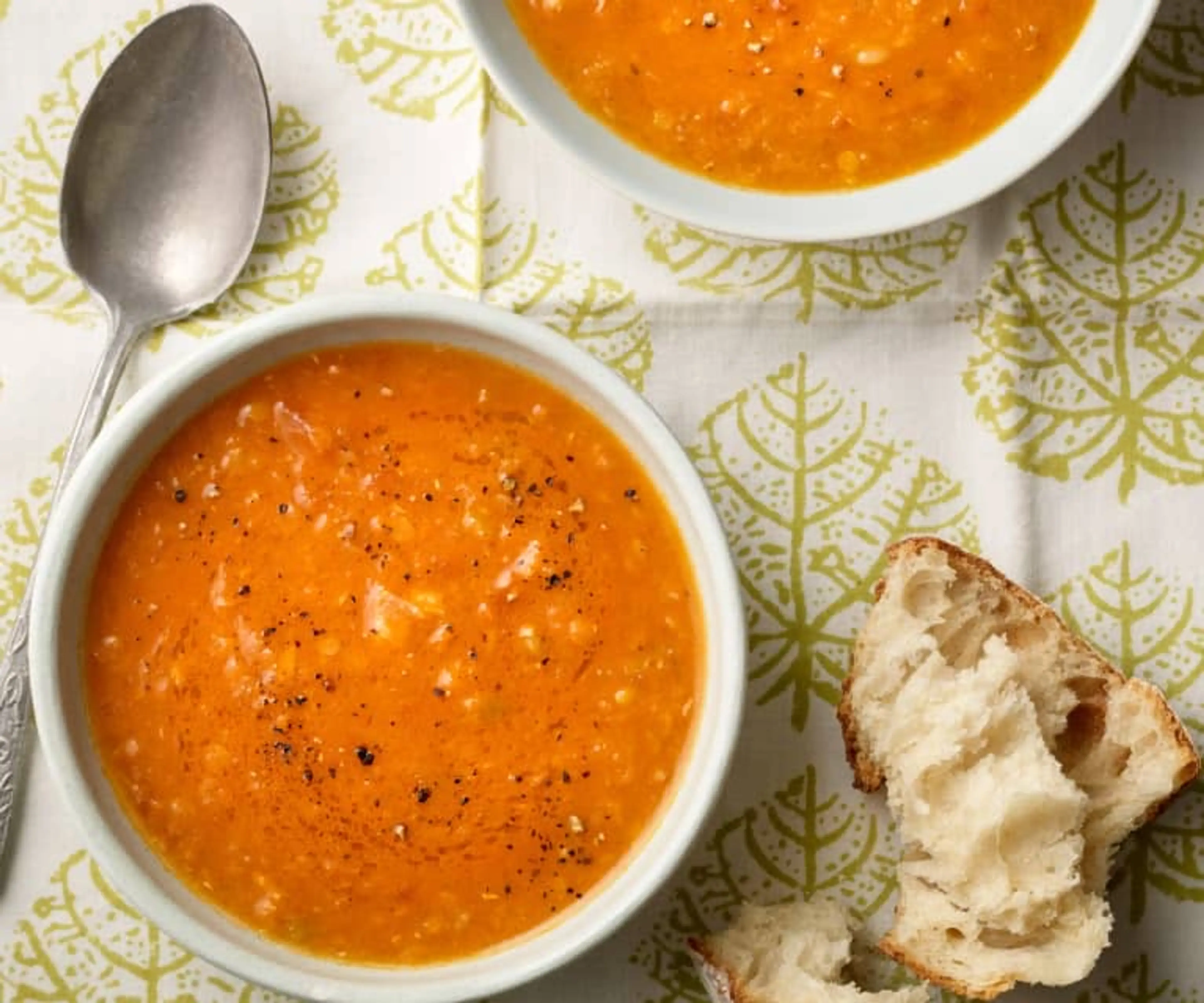 LENTIL, TOMATO & BACON SOUP