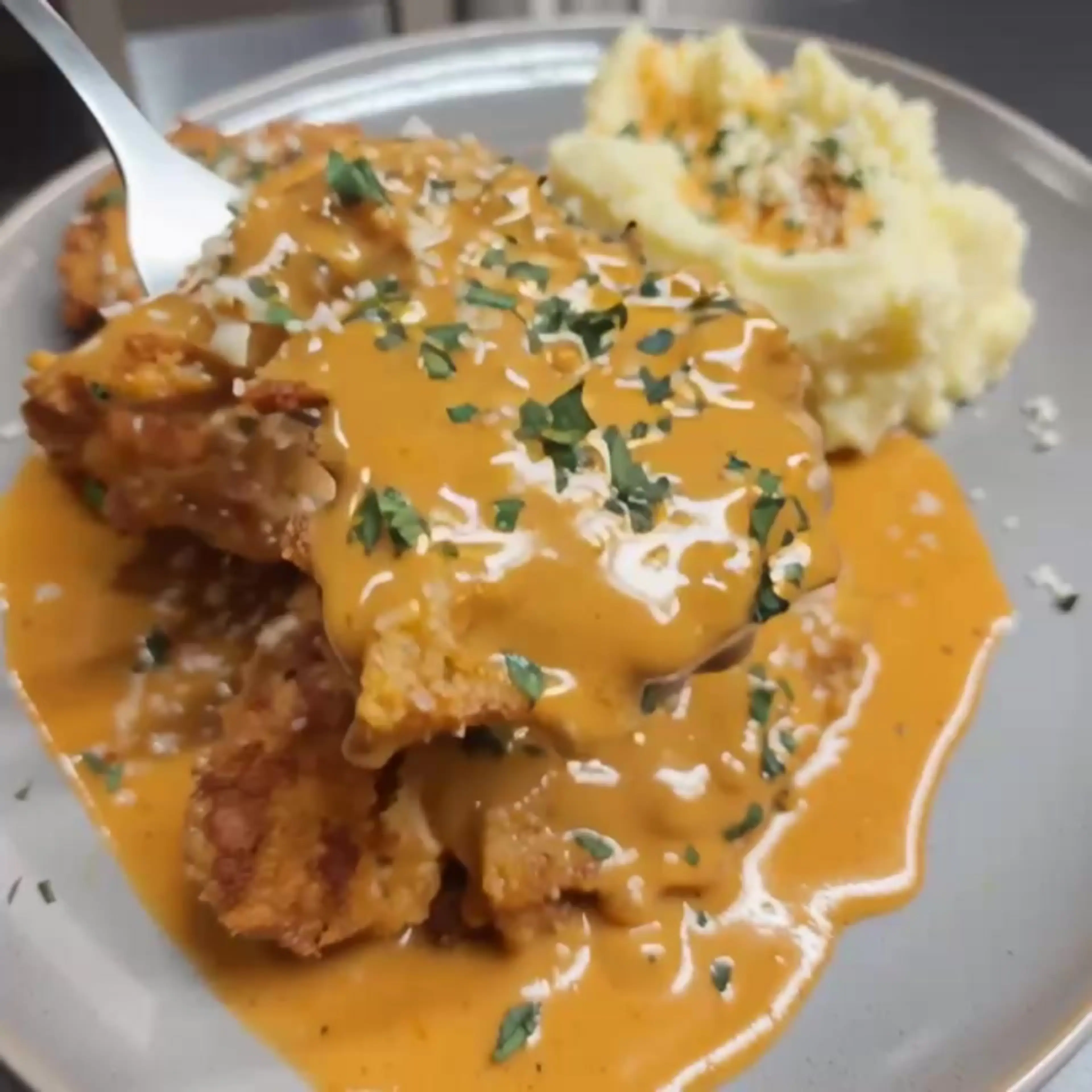 Creamy Pan-fried Chicken