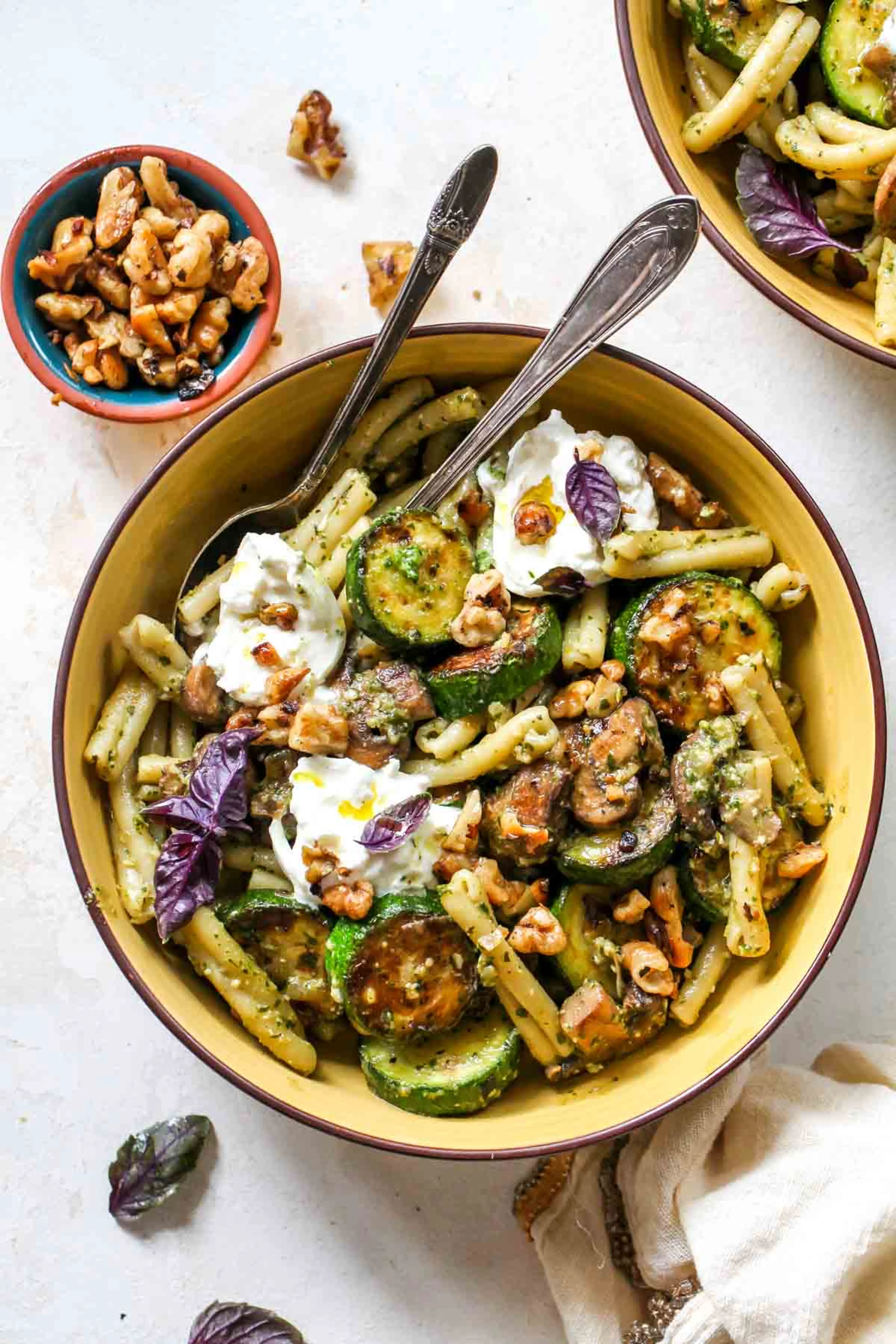 30 Minute Zucchini Pesto Pasta