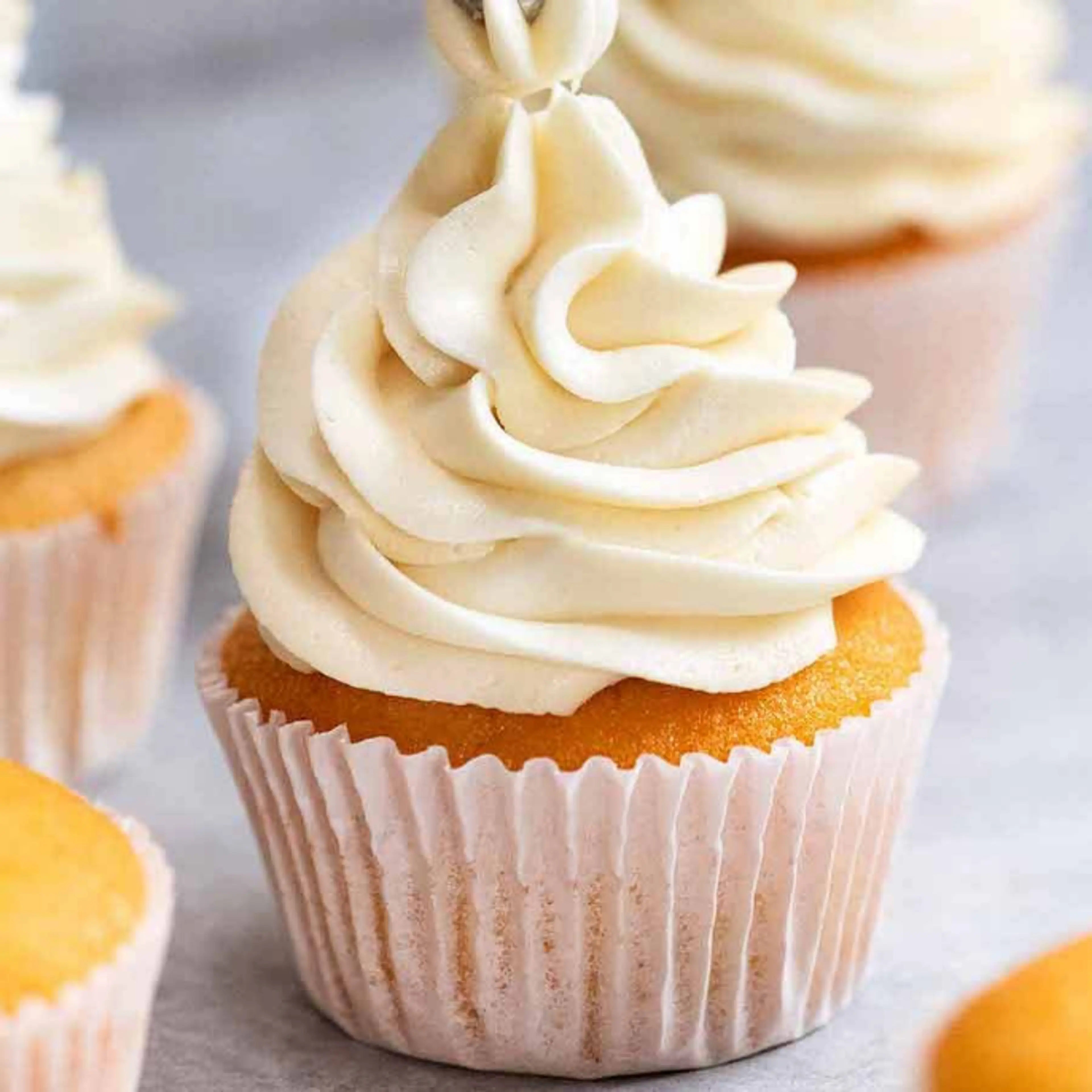 Fluffy Vanilla Frosting (Less Sweet)