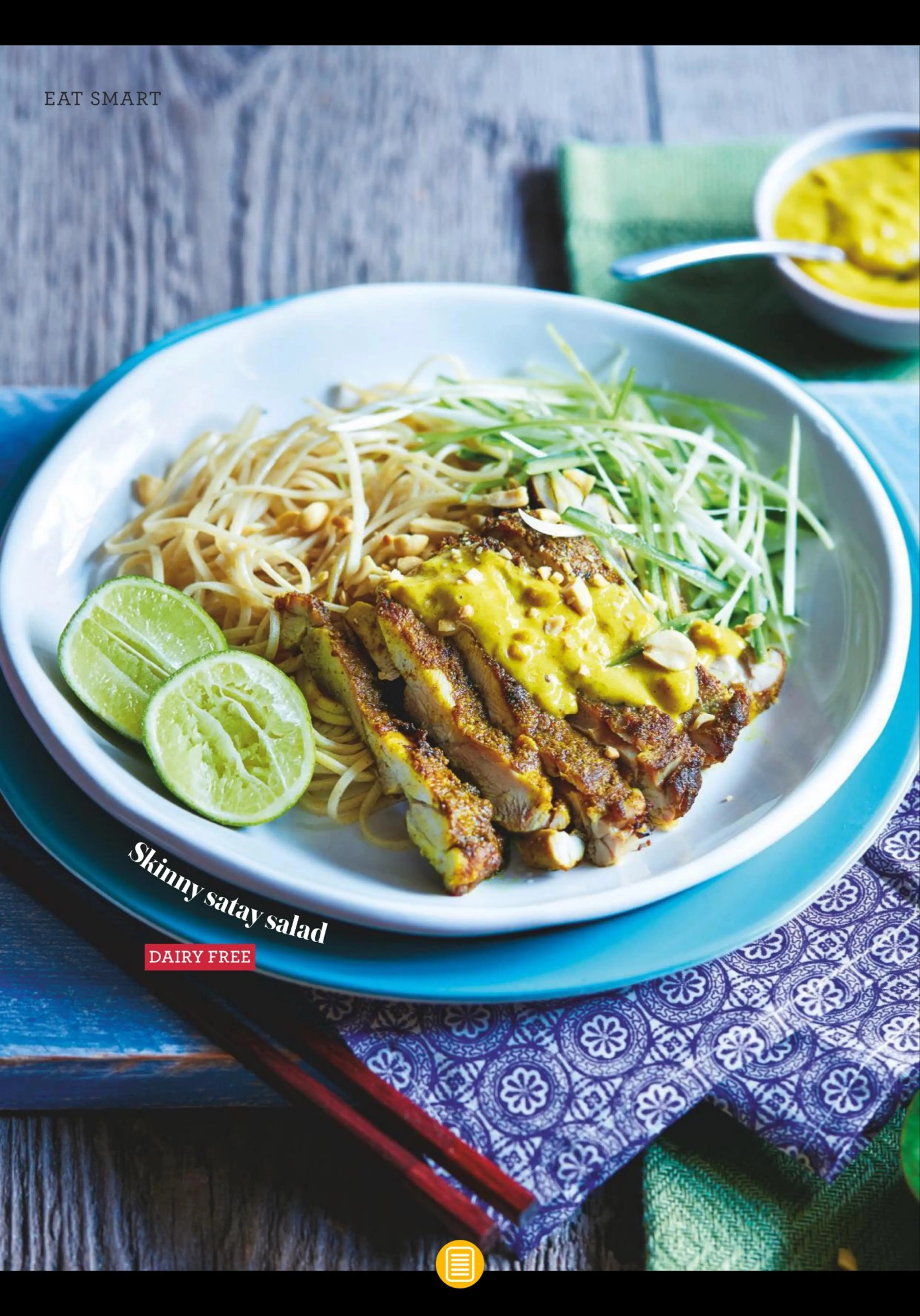 Skinny satay salad